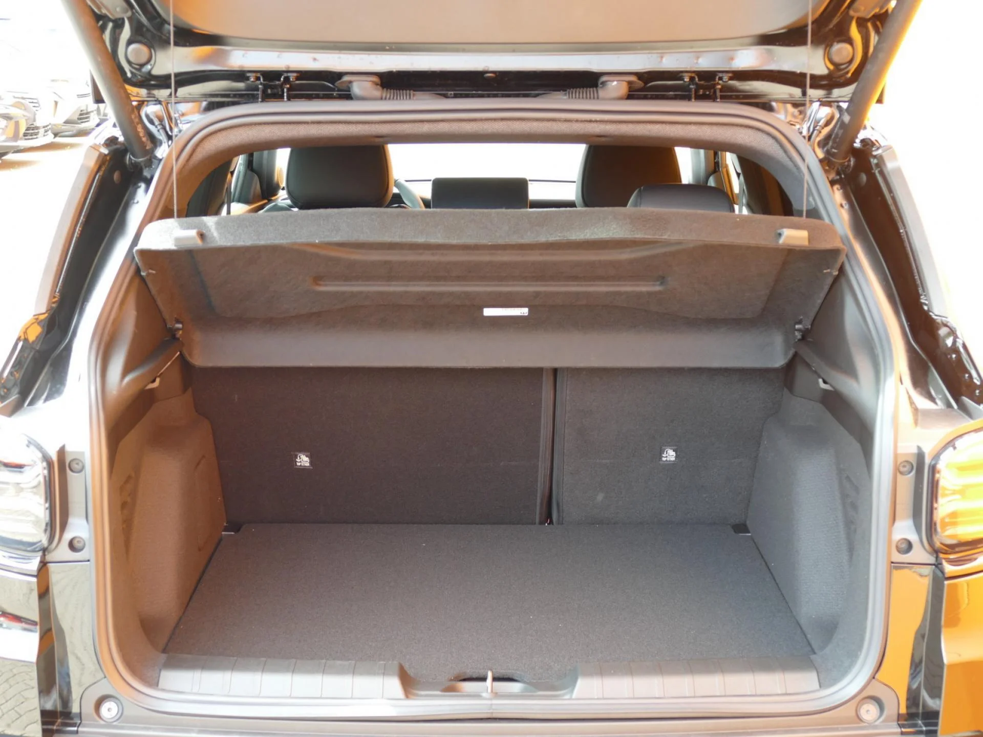 JEEP AVENGER - Miniature 8 sur 35 - Cliquer pour voir cette photo