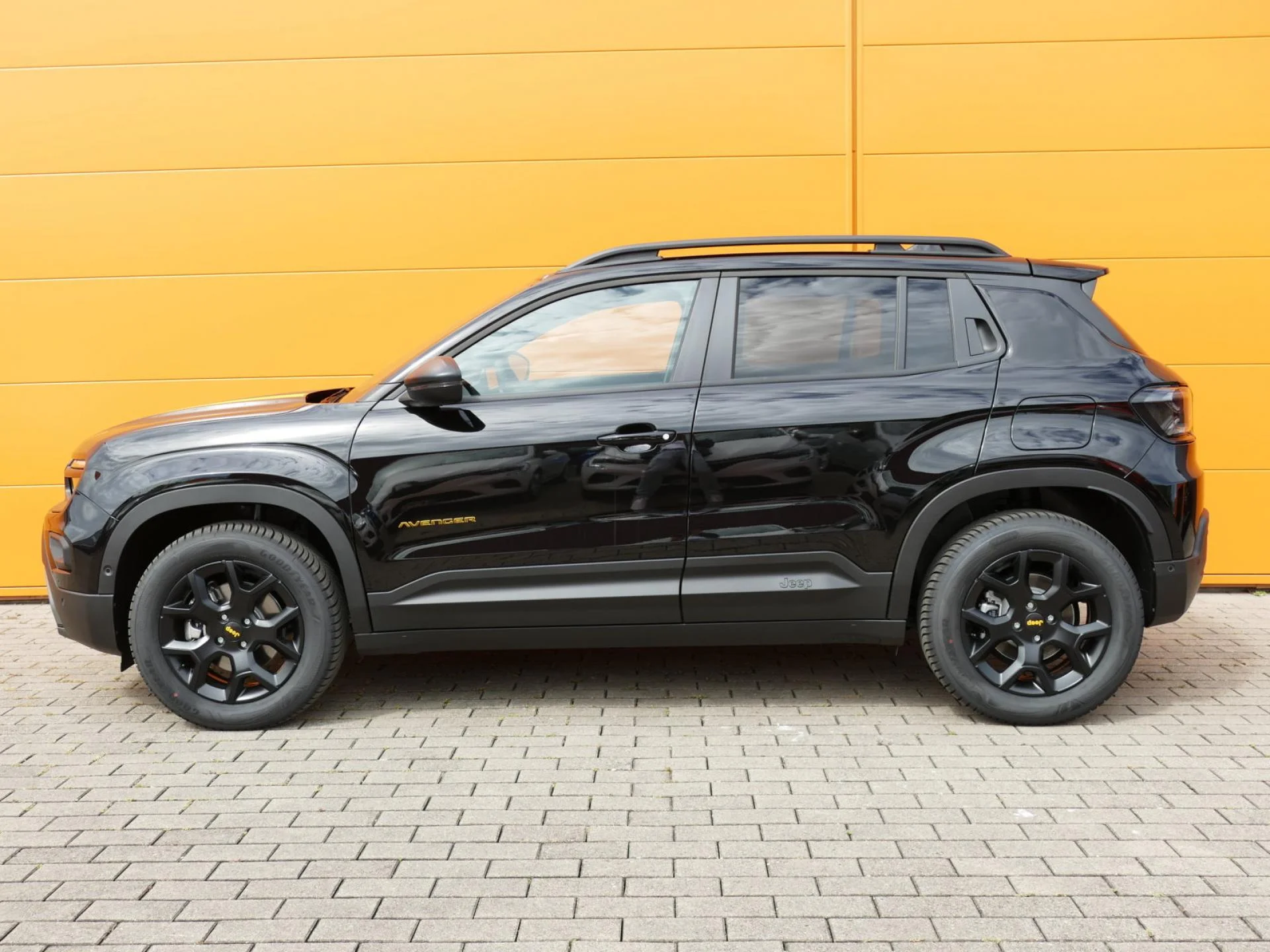 JEEP AVENGER - Miniature 3 sur 35 - Cliquer pour voir cette photo