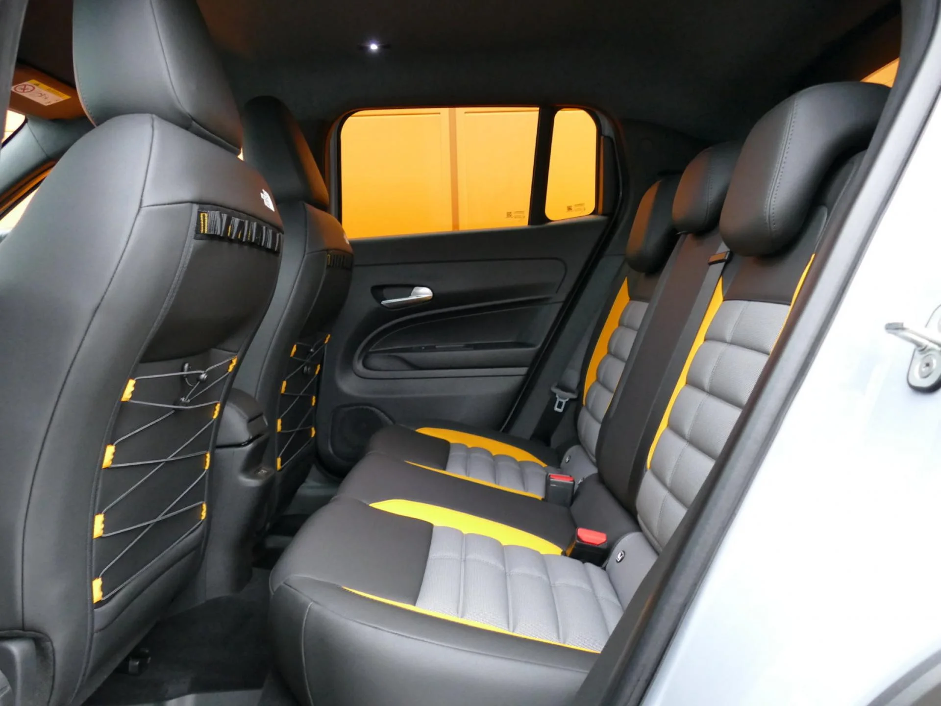 JEEP AVENGER - Miniature 7 sur 37 - Cliquer pour voir cette photo