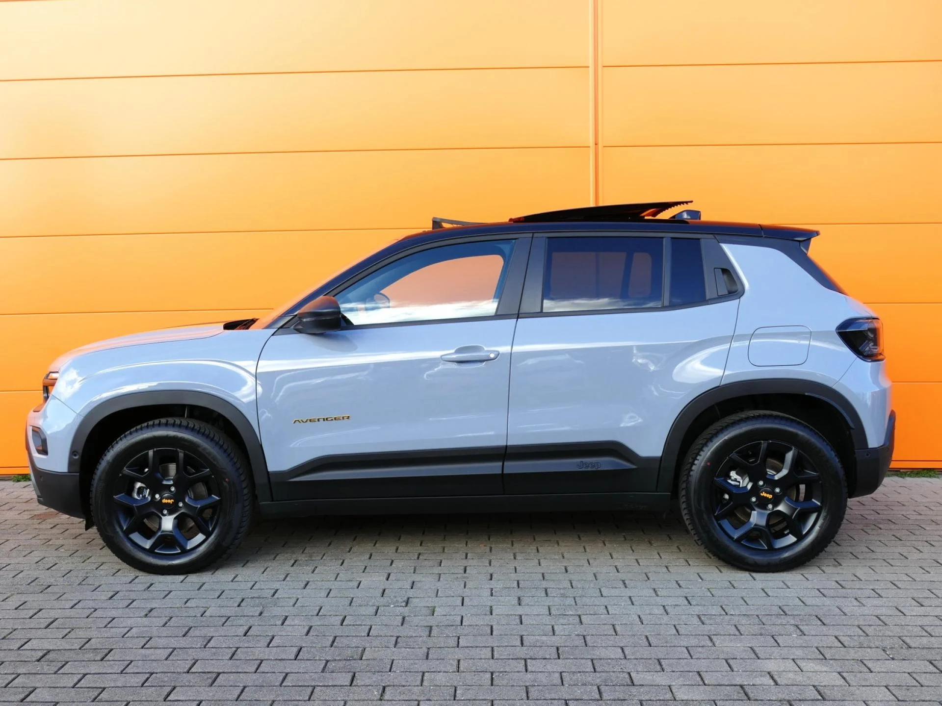 JEEP AVENGER - Miniature 4 sur 39 - Cliquer pour voir cette photo