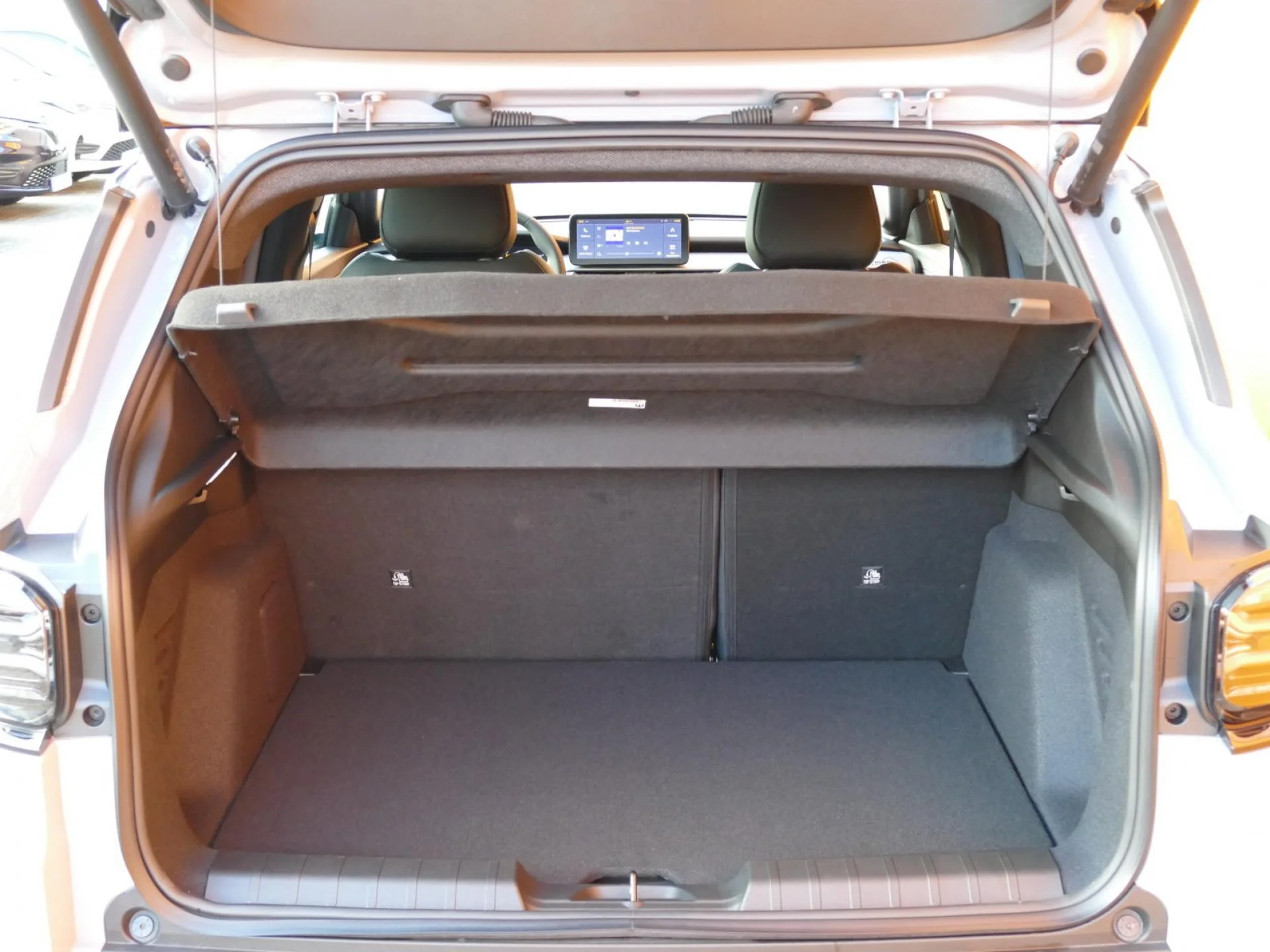 JEEP AVENGER - Miniature 9 sur 39 - Cliquer pour voir cette photo