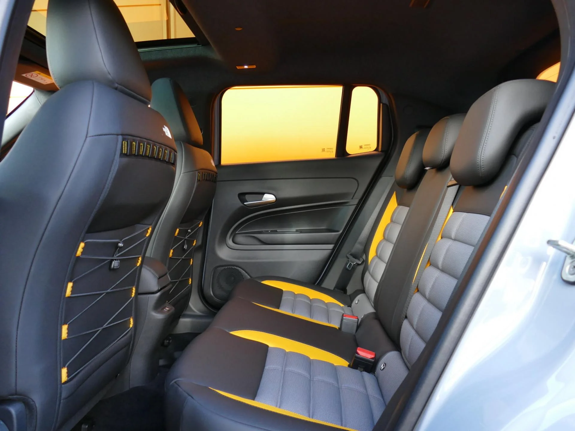 JEEP AVENGER - Miniature 8 sur 39 - Cliquer pour voir cette photo