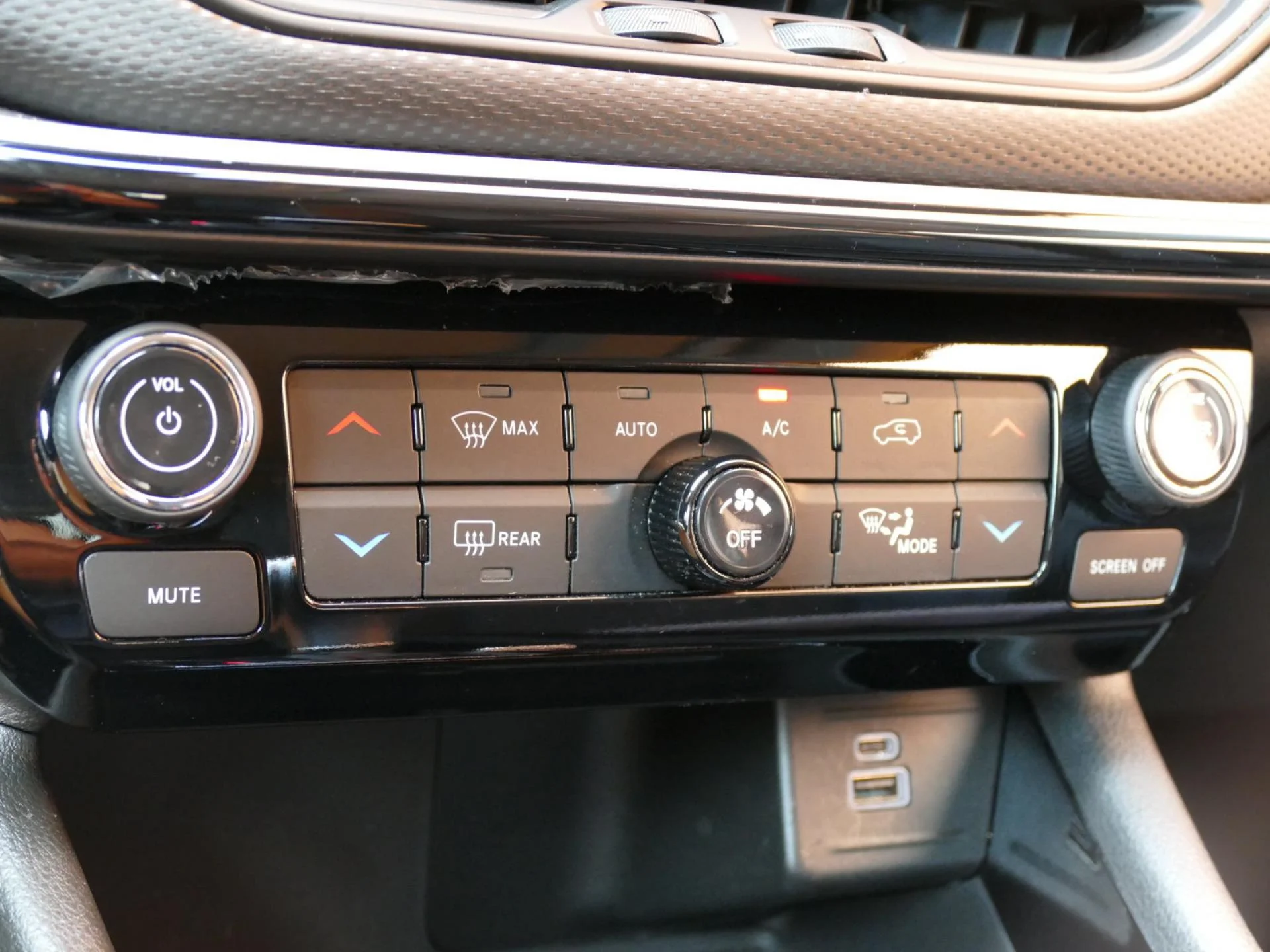 JEEP COMPASS - Miniature 14 sur 34 - Cliquer pour voir cette photo