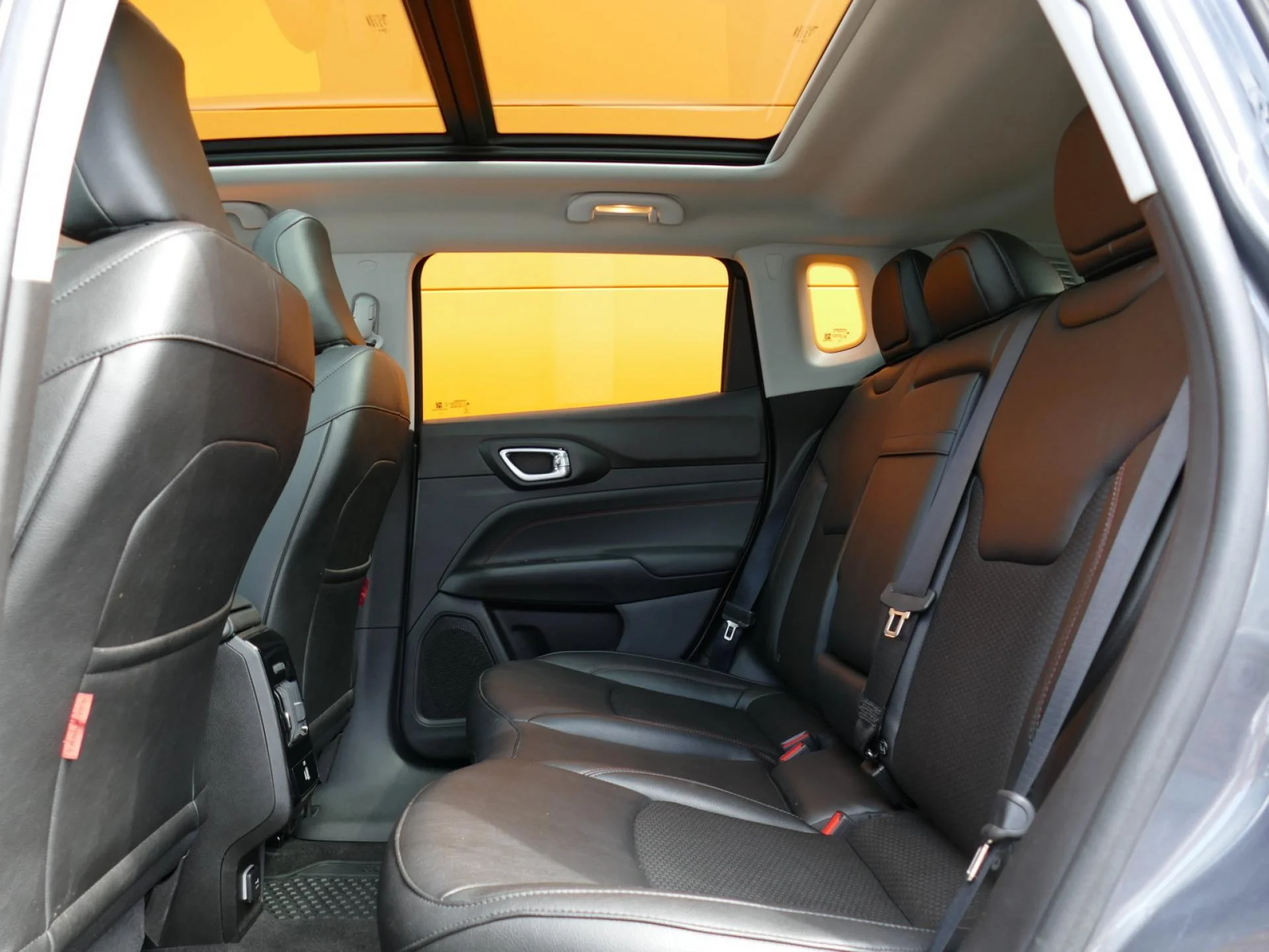 JEEP COMPASS - Miniature 7 sur 34 - Cliquer pour voir cette photo