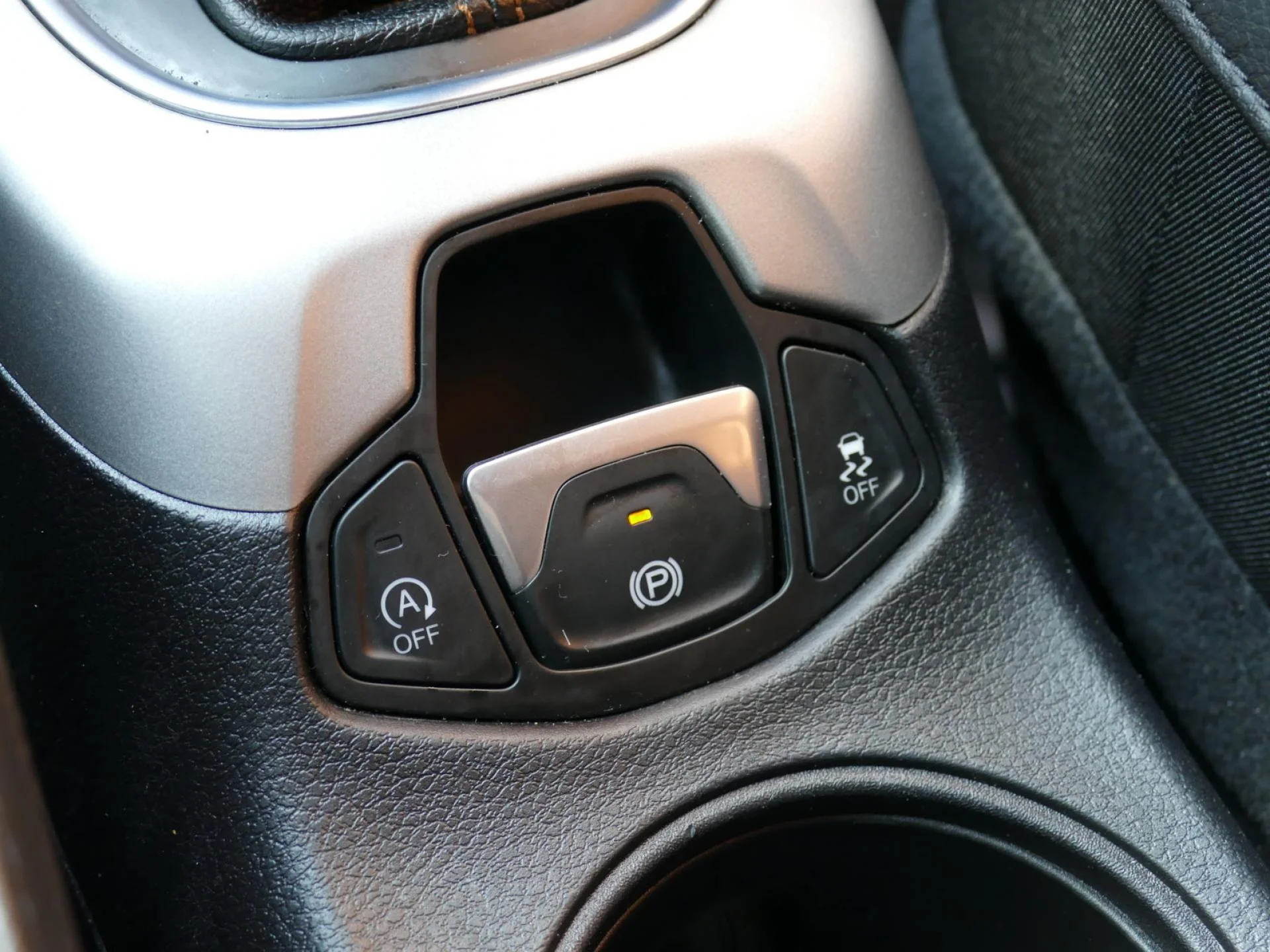 JEEP COMPASS - Miniature 21 sur 35 - Cliquer pour voir cette photo