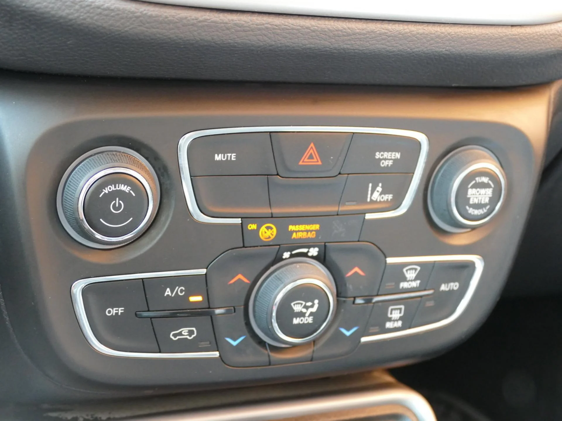 JEEP COMPASS - Miniature 15 sur 35 - Cliquer pour voir cette photo