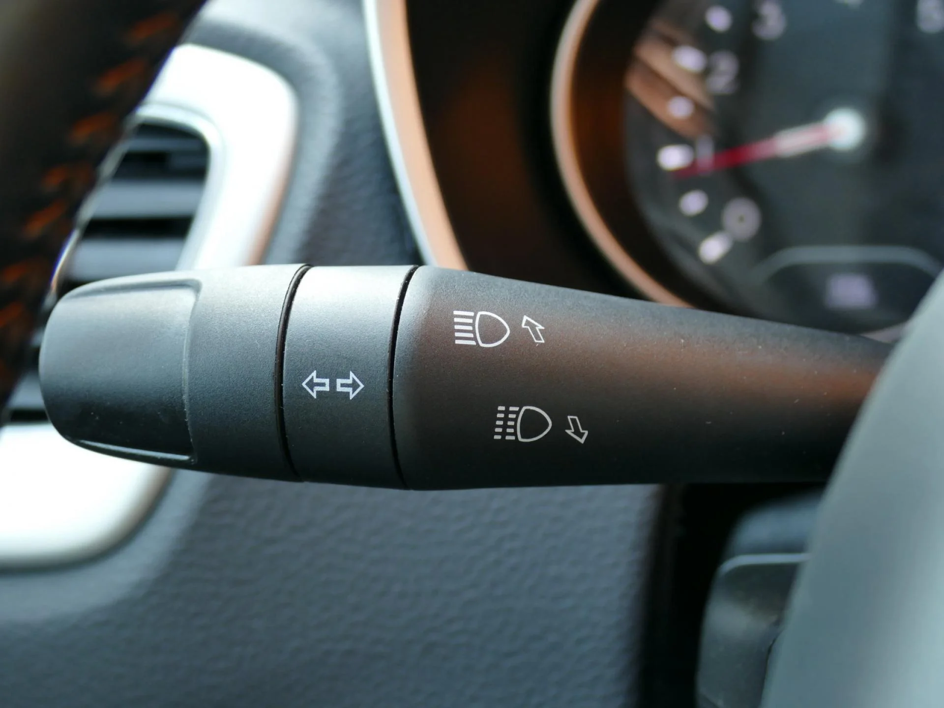 JEEP COMPASS - Miniature 28 sur 35 - Cliquer pour voir cette photo