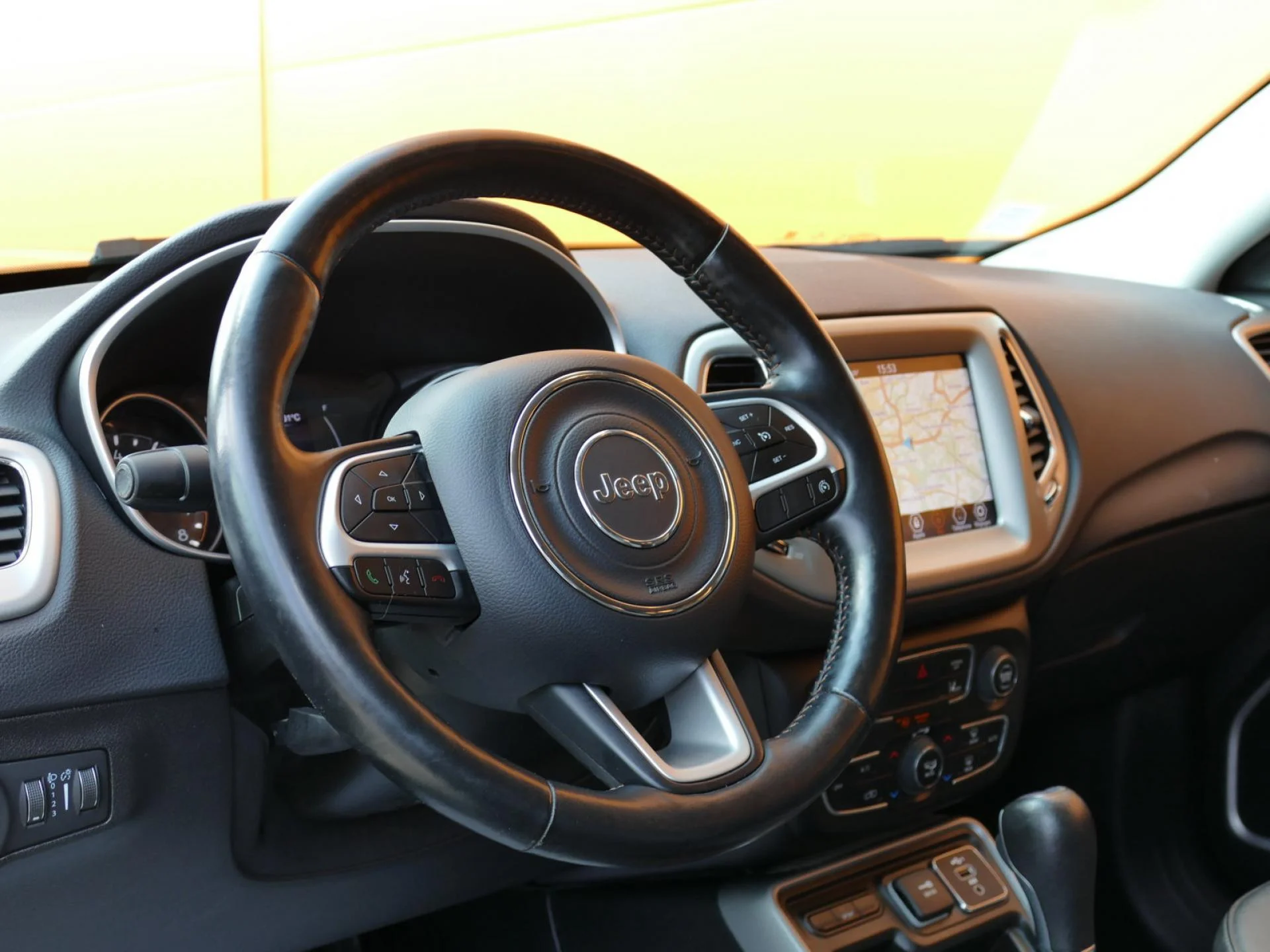 JEEP COMPASS - Miniature 16 sur 35 - Cliquer pour voir cette photo