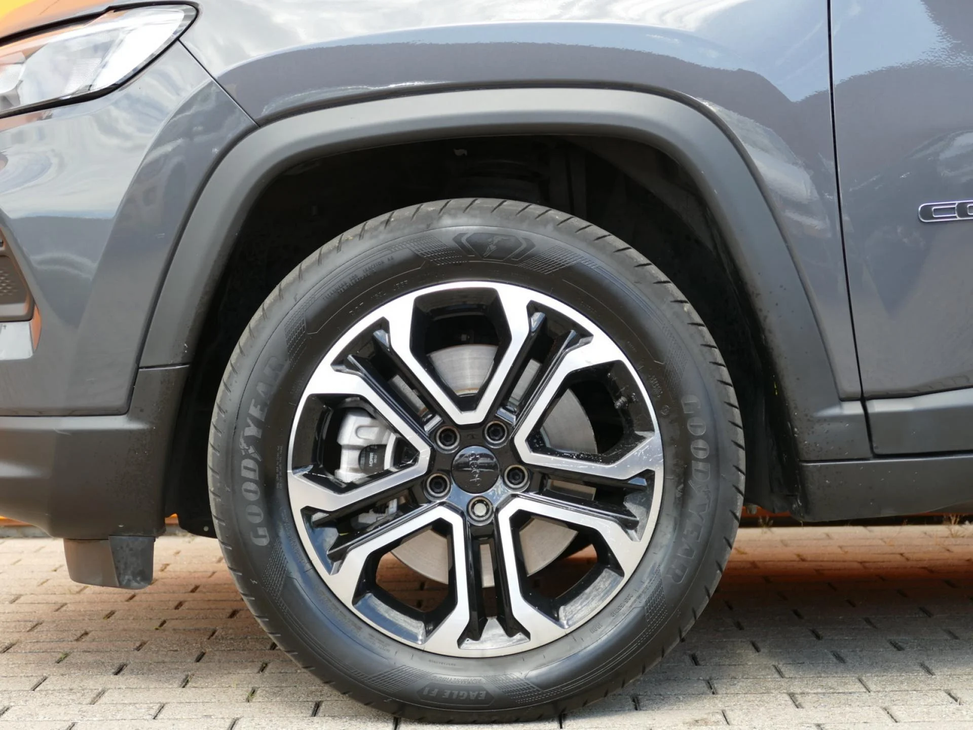 JEEP COMPASS - Miniature 32 sur 33 - Cliquer pour voir cette photo