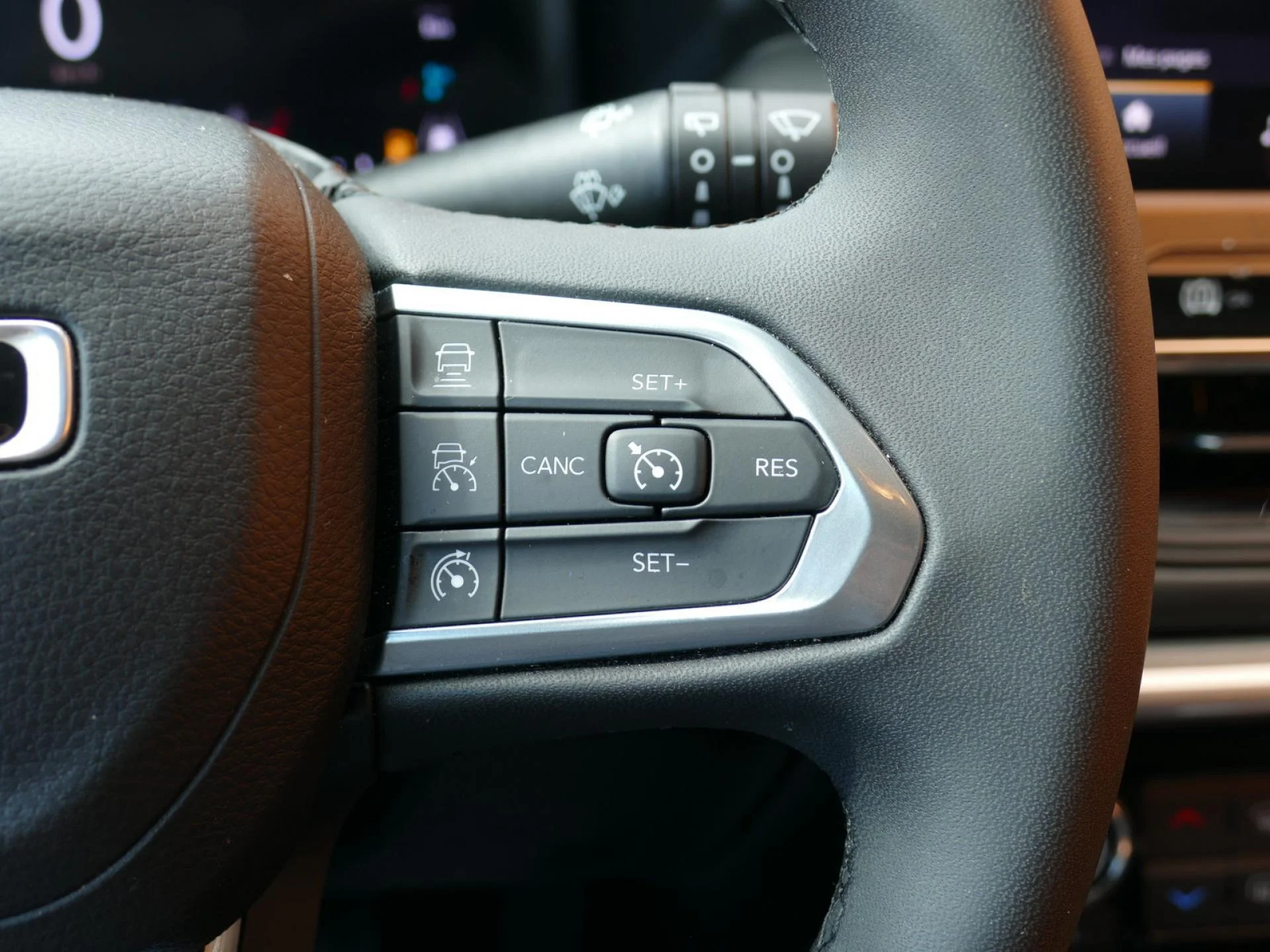 JEEP COMPASS - Miniature 24 sur 33 - Cliquer pour voir cette photo