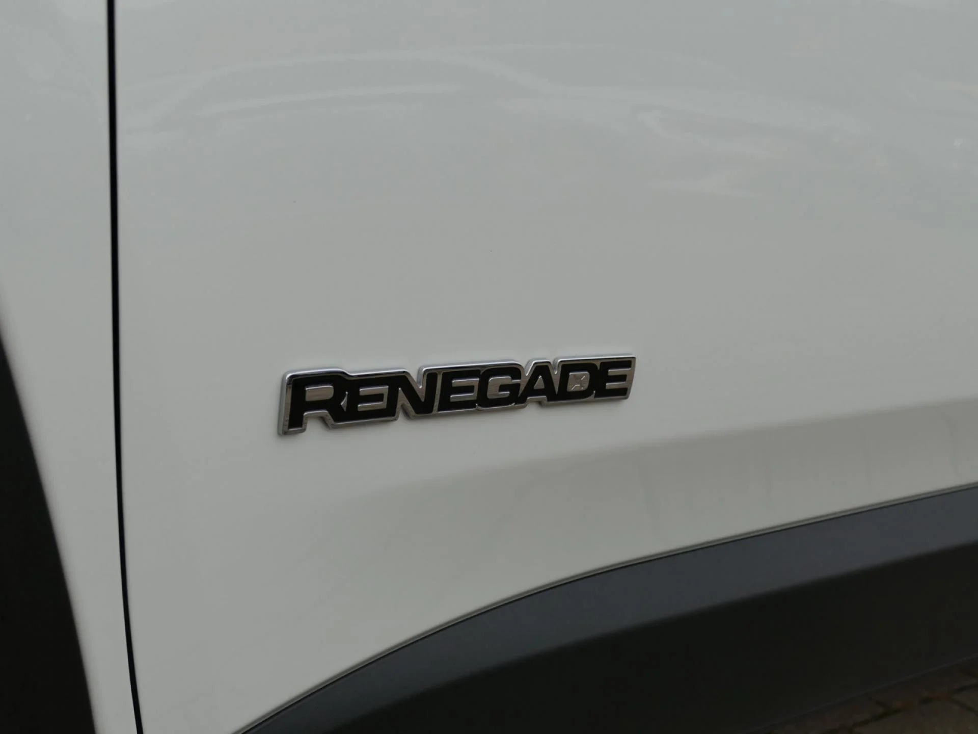 JEEP RENEGADE - Miniature 16 sur 32 - Cliquer pour voir cette photo