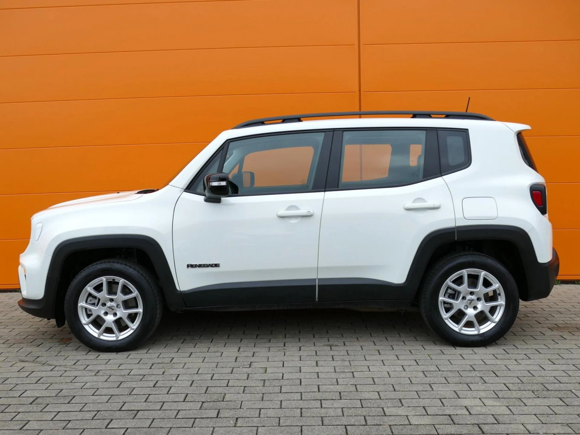 JEEP RENEGADE - Miniature 3 sur 32 - Cliquer pour voir cette photo