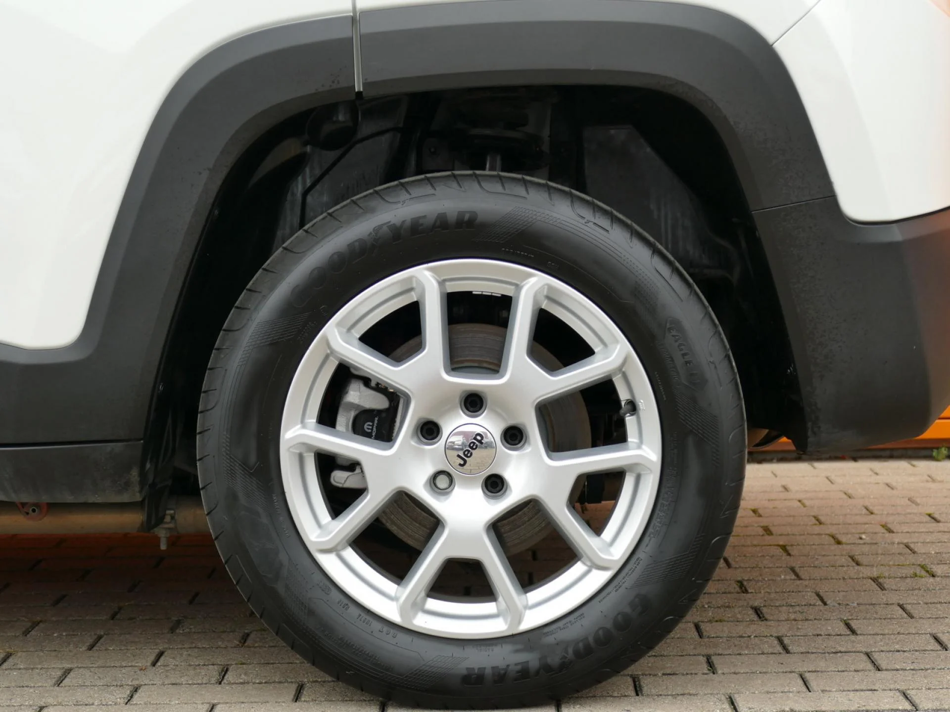 JEEP RENEGADE - Miniature 32 sur 32 - Cliquer pour voir cette photo