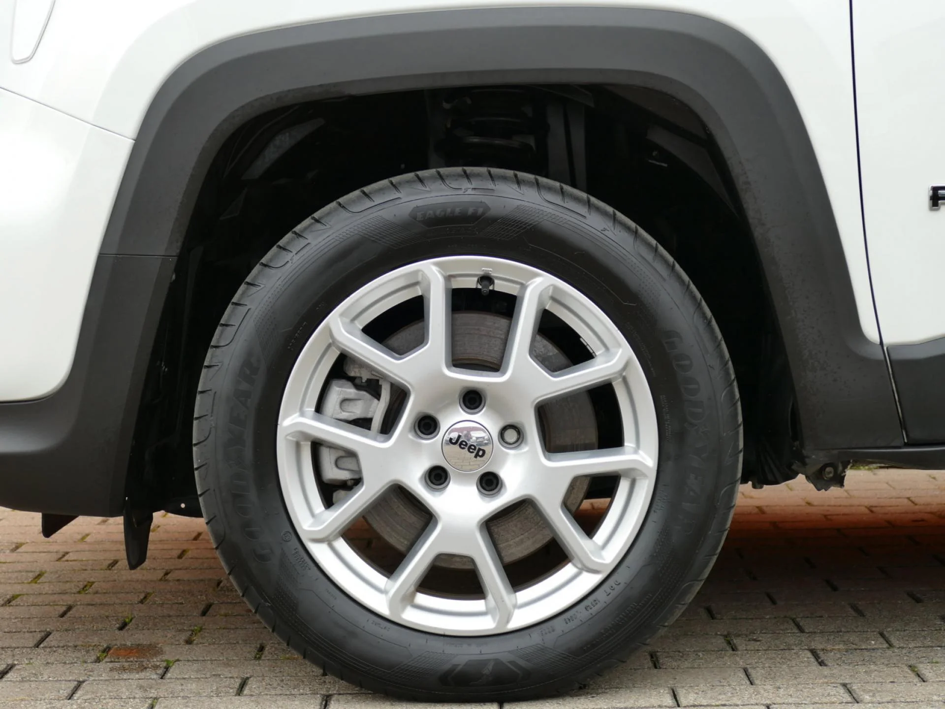 JEEP RENEGADE - Miniature 31 sur 32 - Cliquer pour voir cette photo