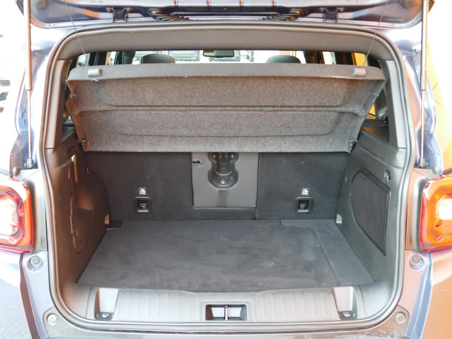 JEEP RENEGADE - Miniature 8 sur 34 - Cliquer pour voir cette photo