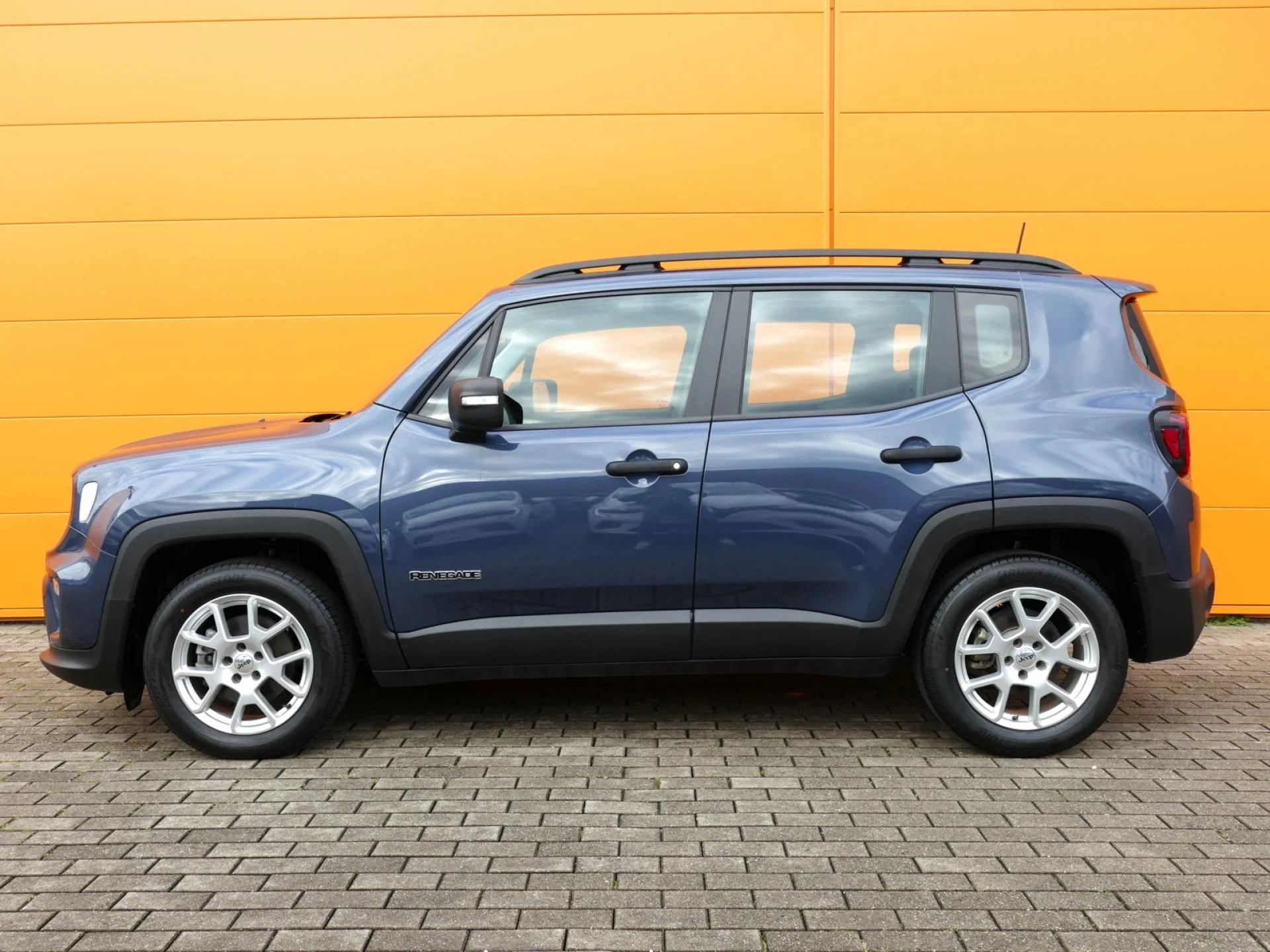 JEEP RENEGADE - Miniature 3 sur 33 - Cliquer pour voir cette photo