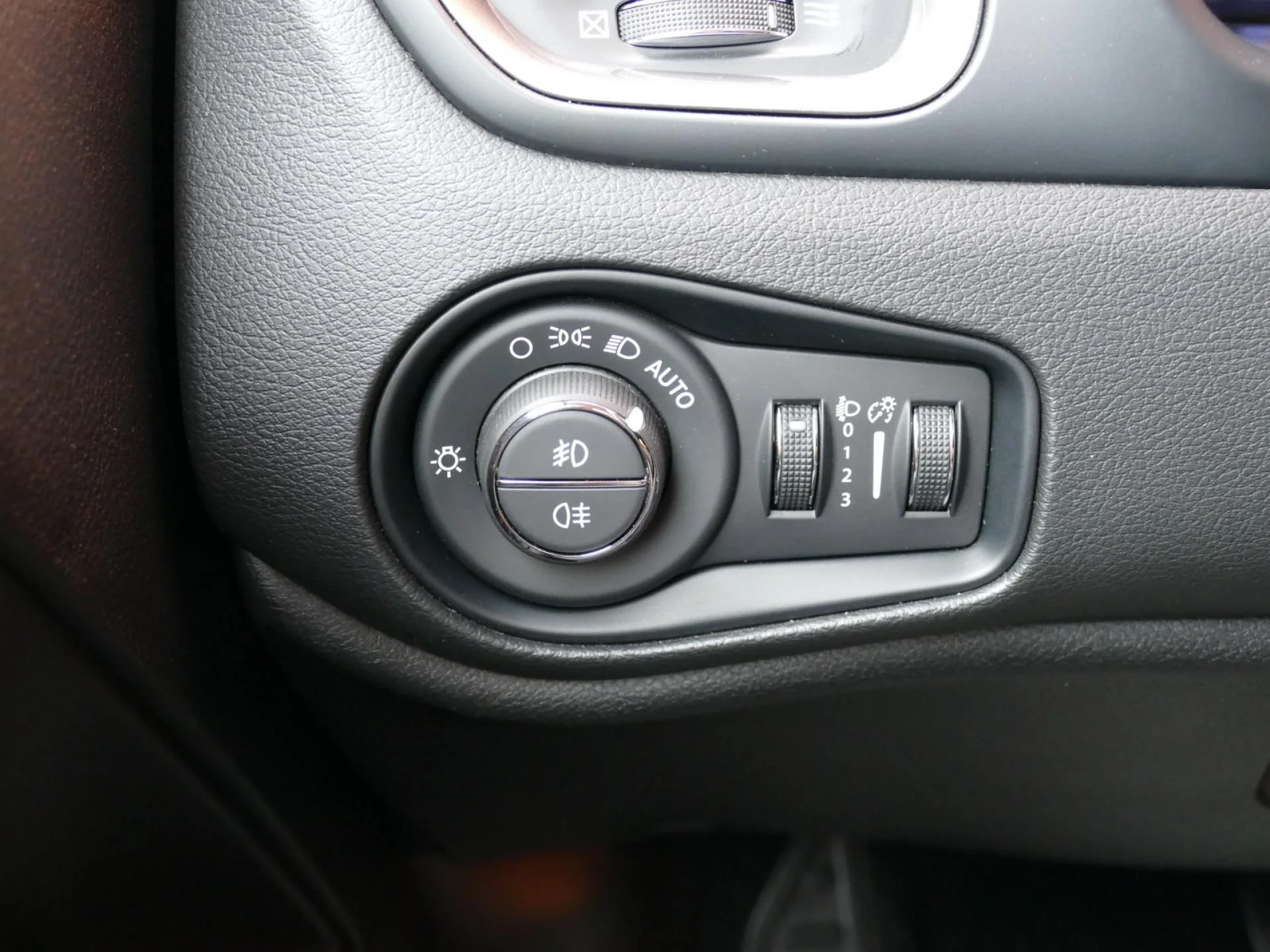 JEEP RENEGADE - Miniature 17 sur 33 - Cliquer pour voir cette photo