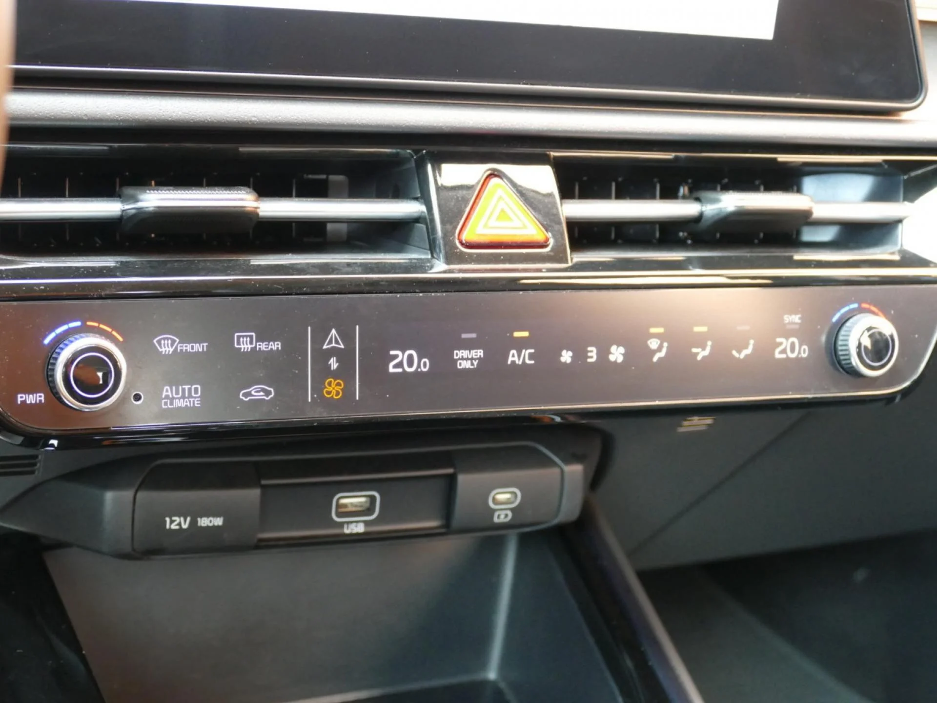 KIA NIRO - Miniature 13 sur 31 - Cliquer pour voir cette photo