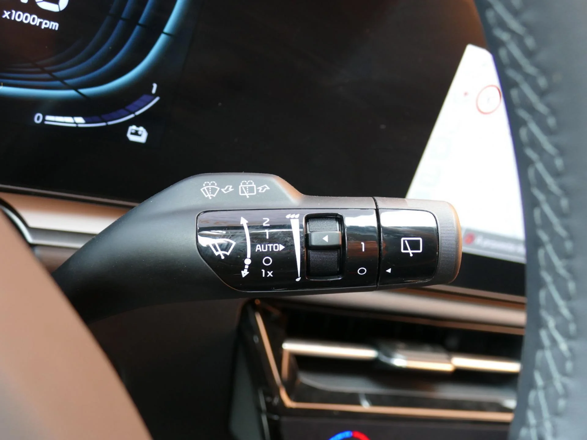 KIA NIRO - Miniature 23 sur 31 - Cliquer pour voir cette photo