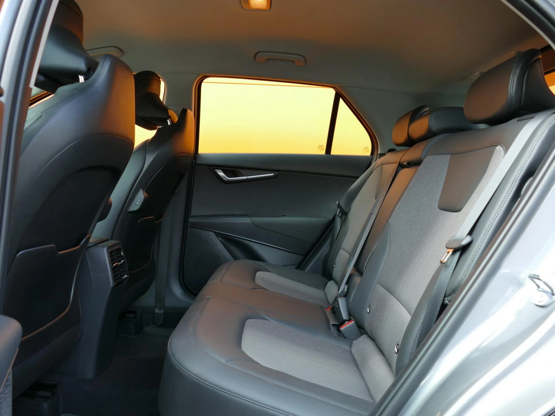 KIA NIRO - Miniature 7 sur 31 - Cliquer pour voir cette photo