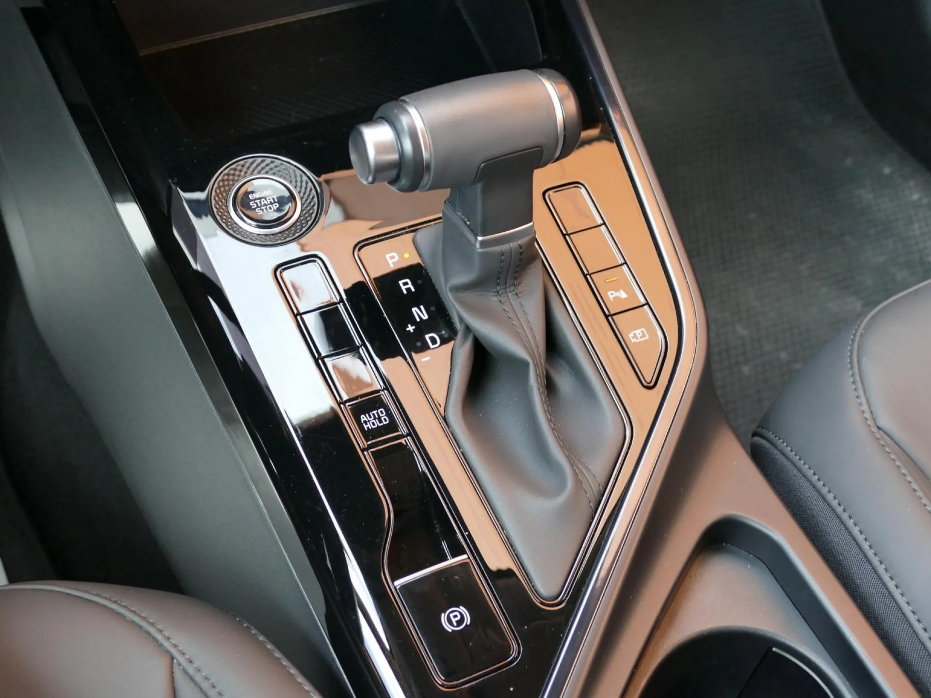 KIA NIRO - Miniature 17 sur 31 - Cliquer pour voir cette photo
