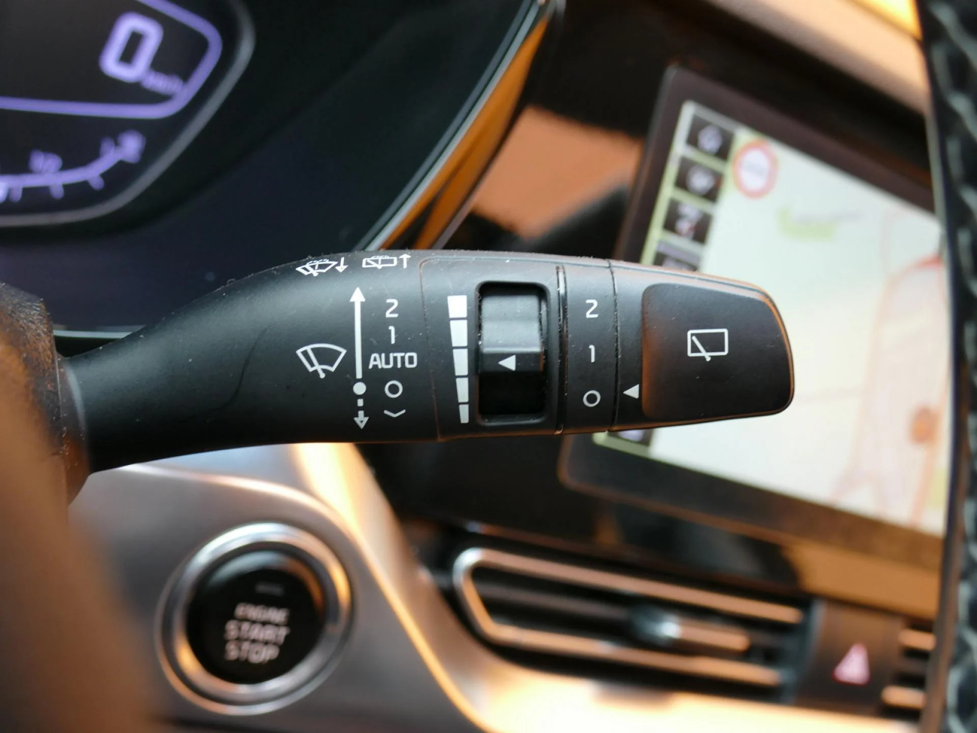 KIA NIRO - Miniature 28 sur 36 - Cliquer pour voir cette photo