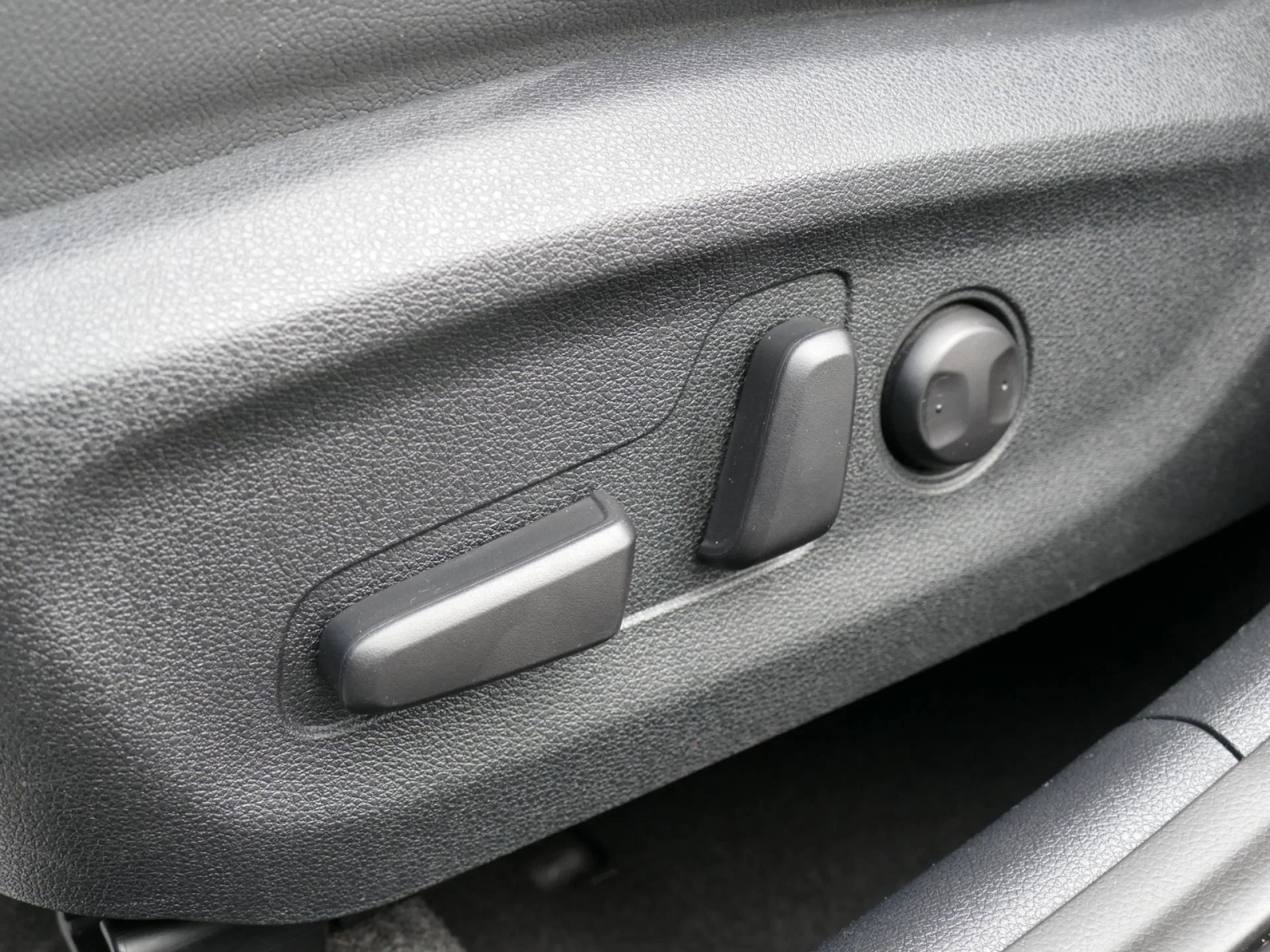 KIA NIRO - Miniature 19 sur 36 - Cliquer pour voir cette photo