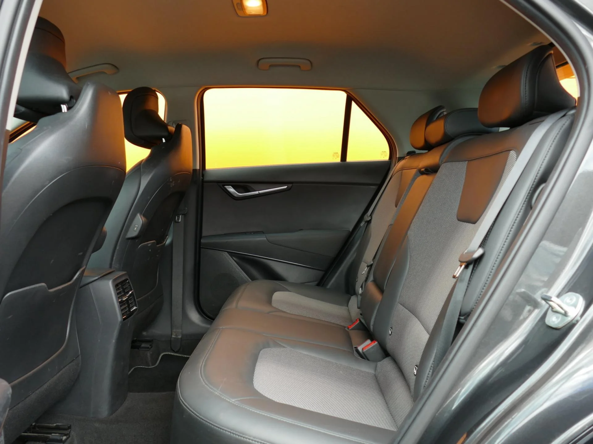 KIA NIRO - Miniature 8 sur 32 - Cliquer pour voir cette photo