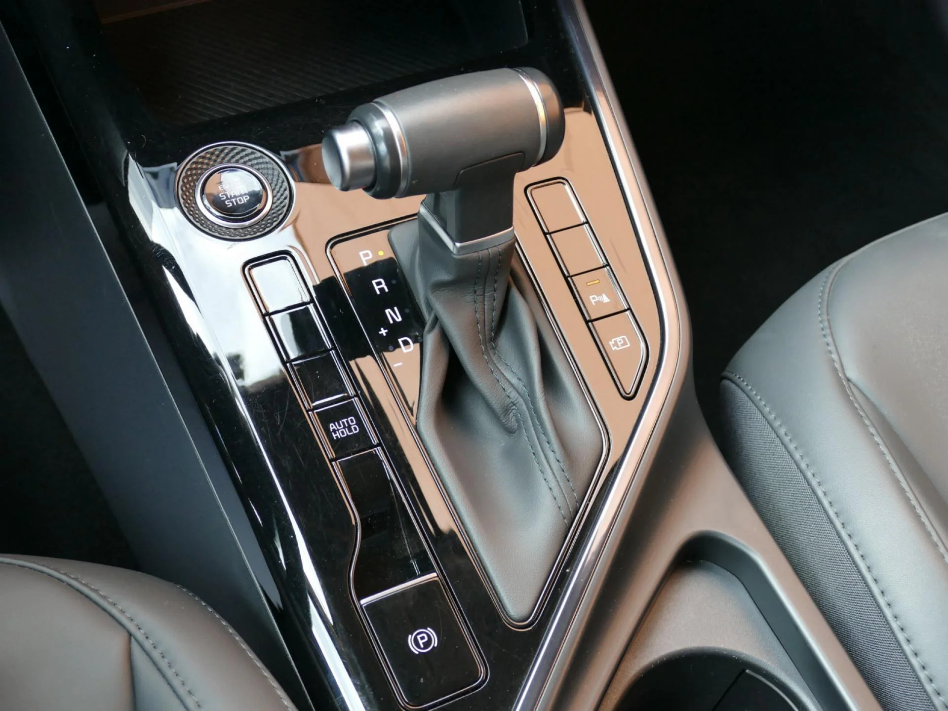 KIA NIRO - Miniature 18 sur 32 - Cliquer pour voir cette photo