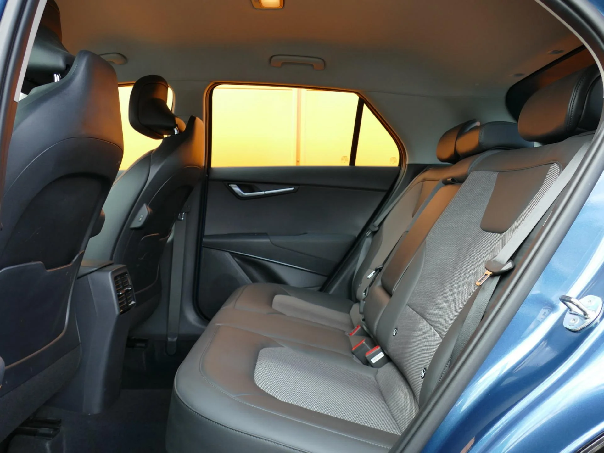 KIA NIRO - Miniature 8 sur 32 - Cliquer pour voir cette photo