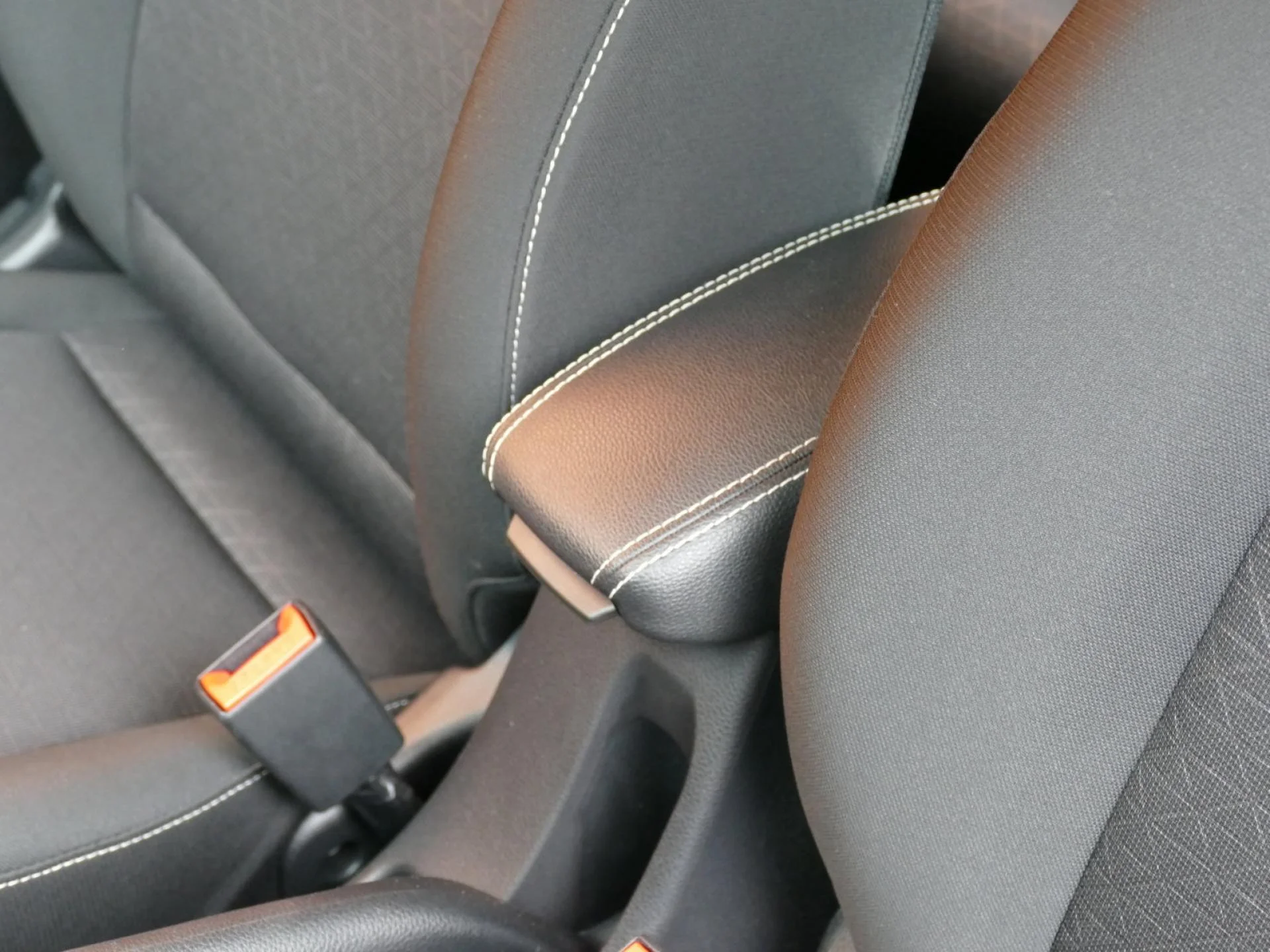 KIA PICANTO - Miniature 17 sur 32 - Cliquer pour voir cette photo
