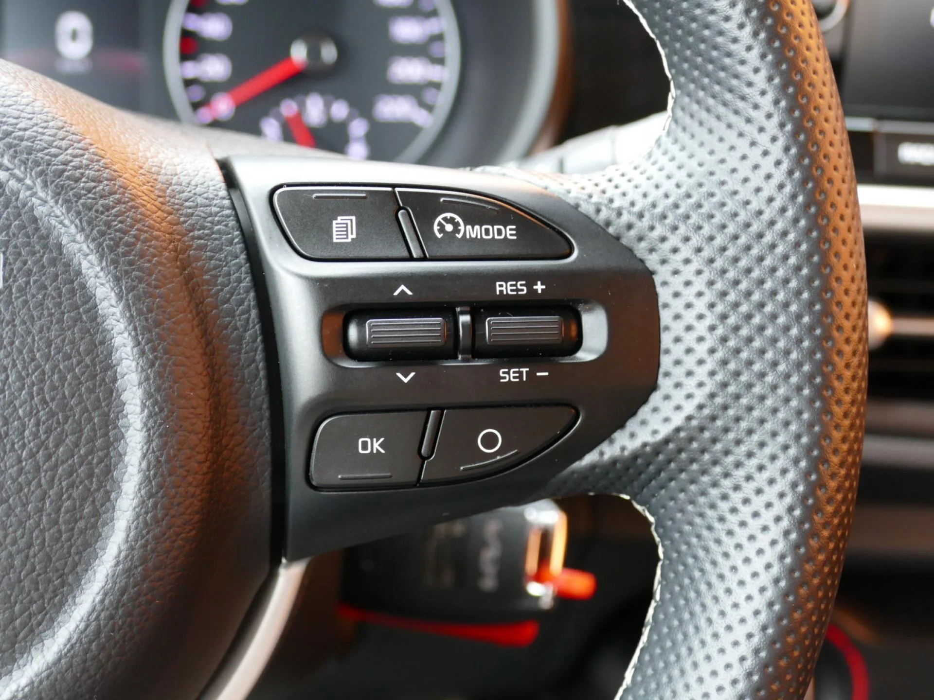 KIA PICANTO - Miniature 15 sur 32 - Cliquer pour voir cette photo