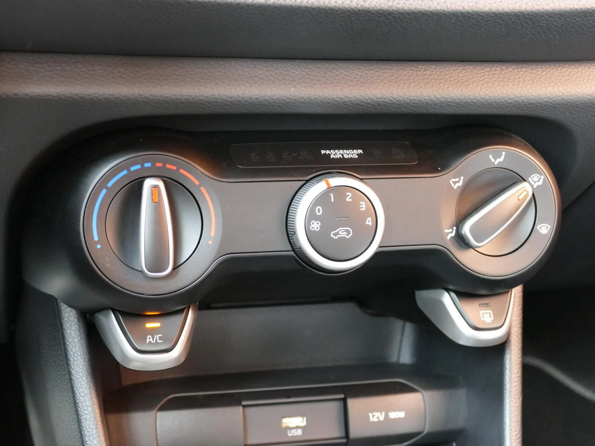 KIA PICANTO - Miniature 12 sur 32 - Cliquer pour voir cette photo