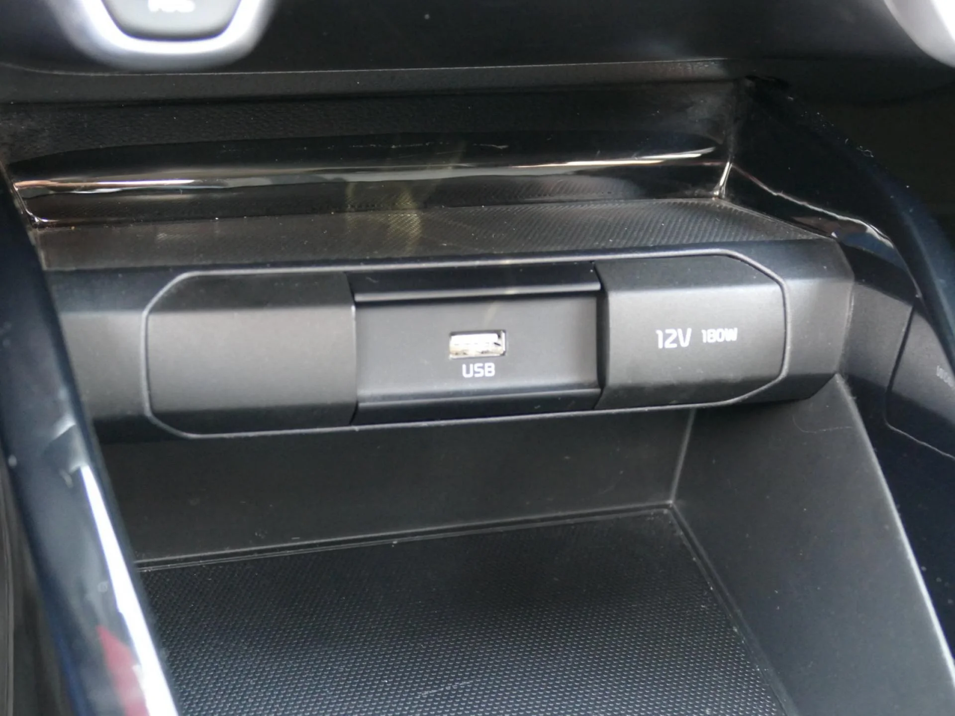 KIA RIO - Miniature 23 sur 31 - Cliquer pour voir cette photo