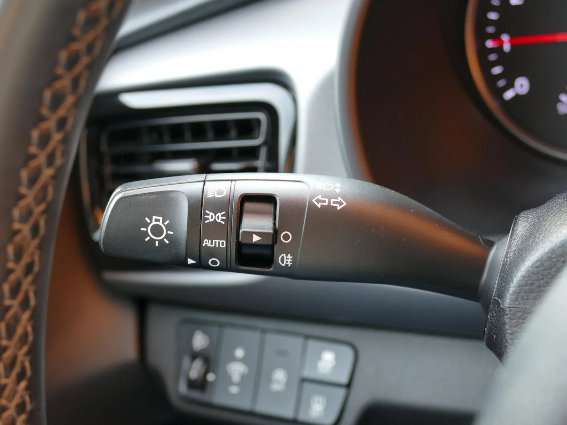 KIA RIO - Miniature 21 sur 31 - Cliquer pour voir cette photo