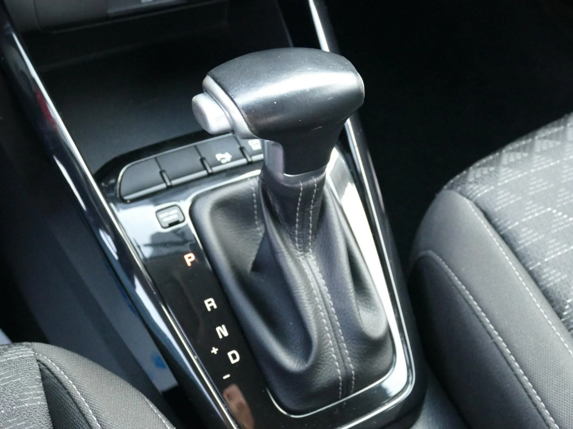 KIA RIO - Miniature 16 sur 31 - Cliquer pour voir cette photo