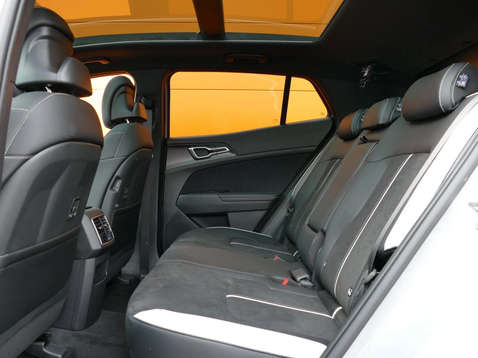 KIA SPORTAGE - Miniature 7 sur 36 - Cliquer pour voir cette photo
