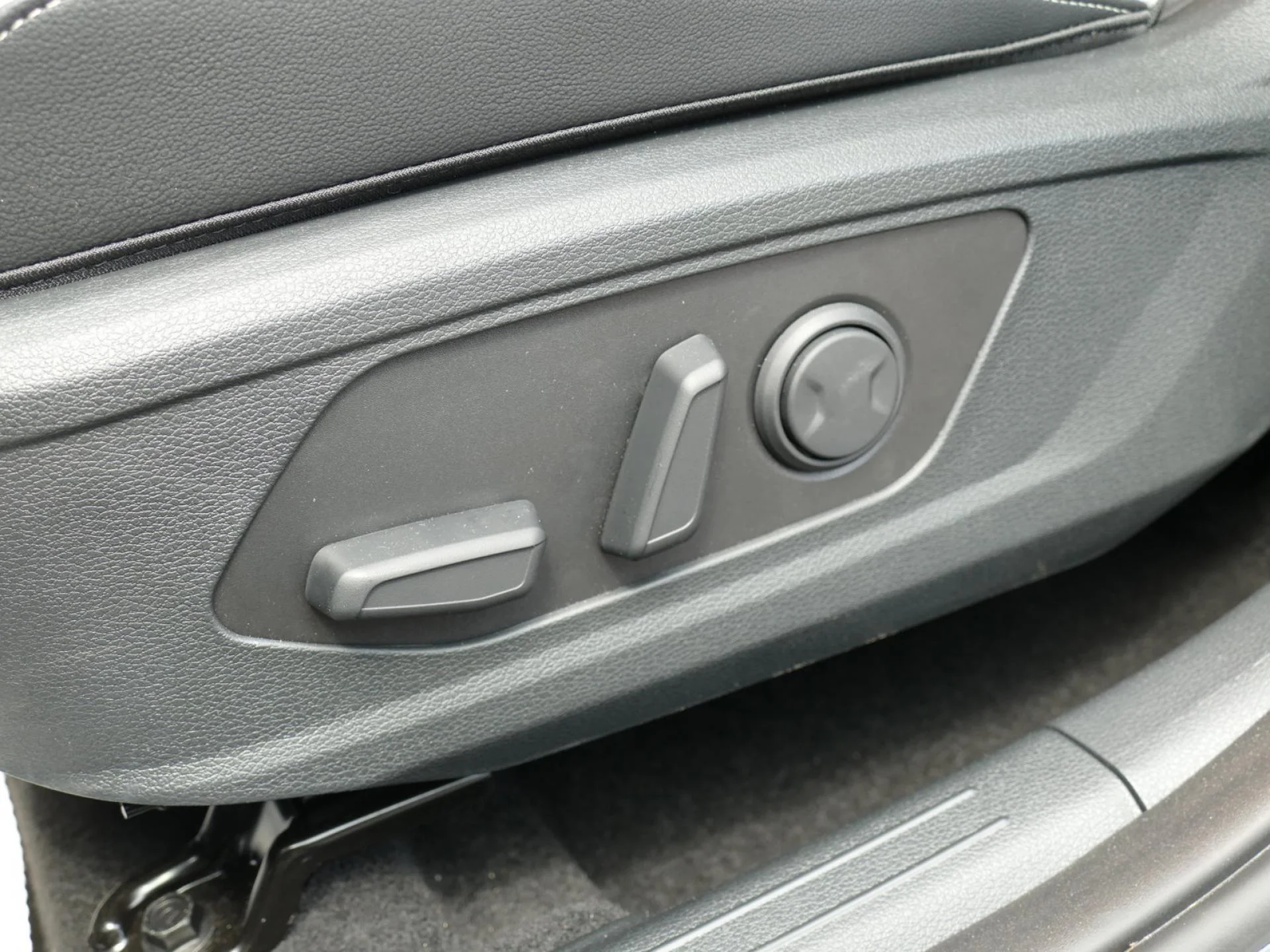 KIA SPORTAGE - Miniature 20 sur 36 - Cliquer pour voir cette photo