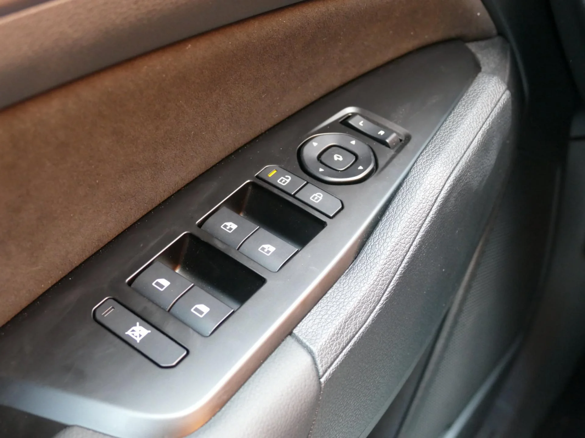 KIA SPORTAGE - Miniature 25 sur 36 - Cliquer pour voir cette photo