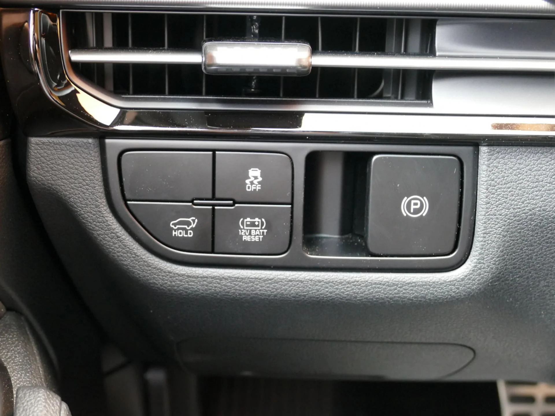 KIA SPORTAGE - Miniature 22 sur 36 - Cliquer pour voir cette photo