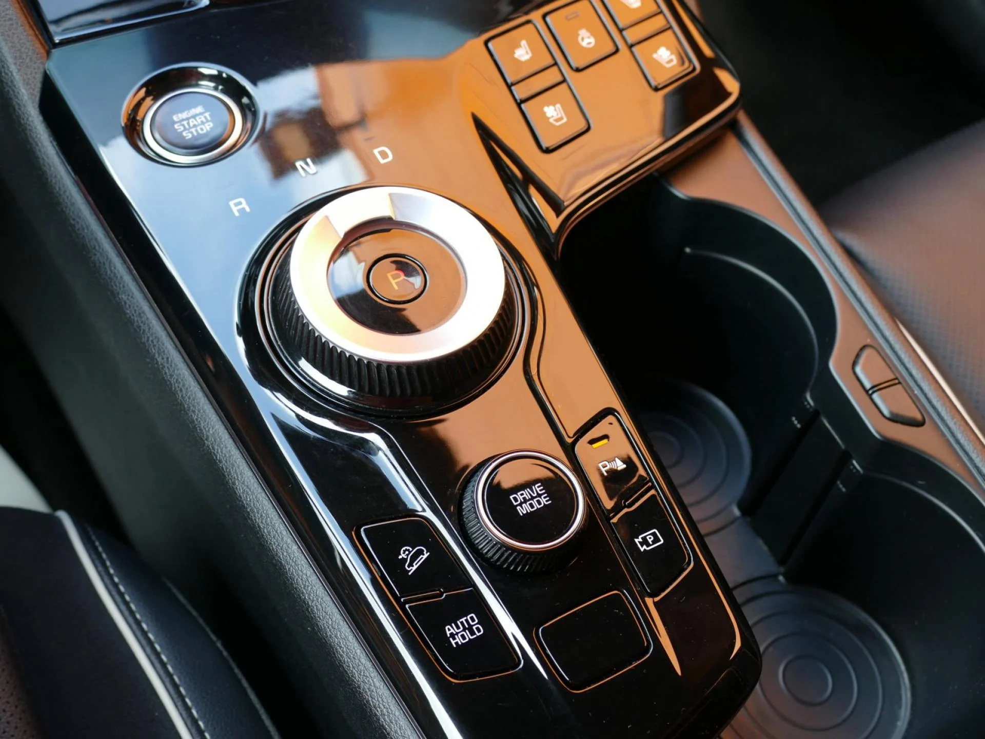KIA SPORTAGE - Miniature 22 sur 33 - Cliquer pour voir cette photo