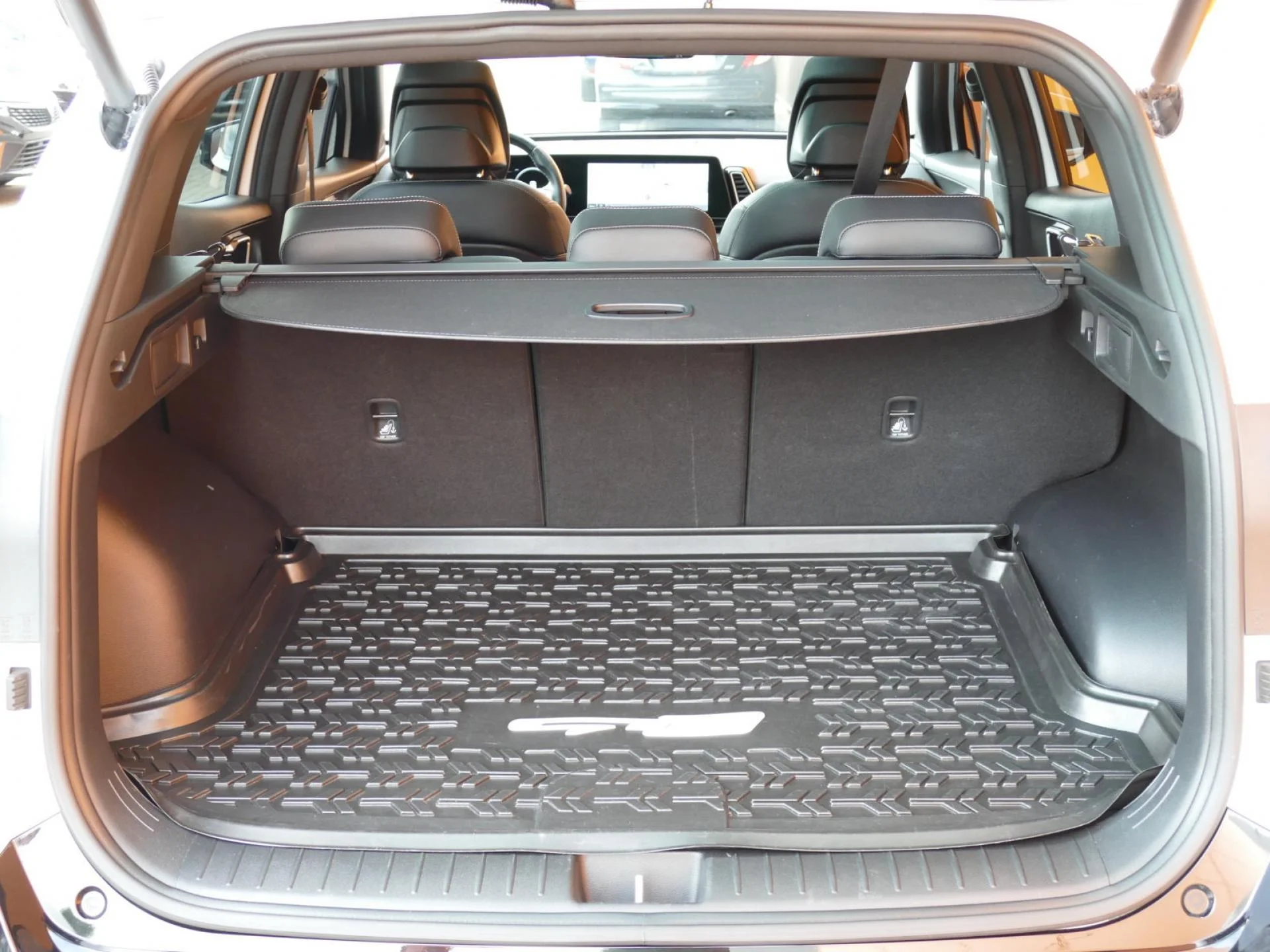 KIA SPORTAGE - Miniature 8 sur 33 - Cliquer pour voir cette photo