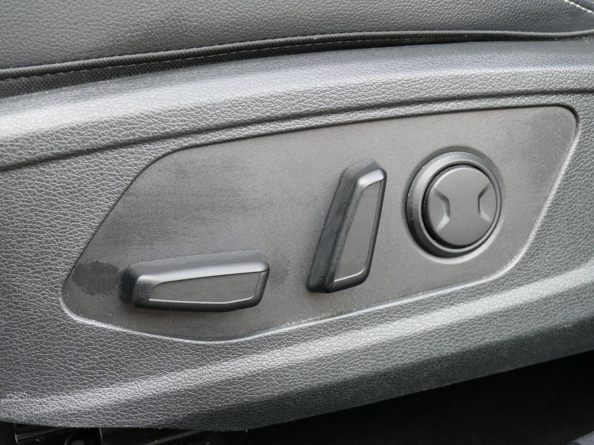 KIA SPORTAGE - Miniature 20 sur 33 - Cliquer pour voir cette photo