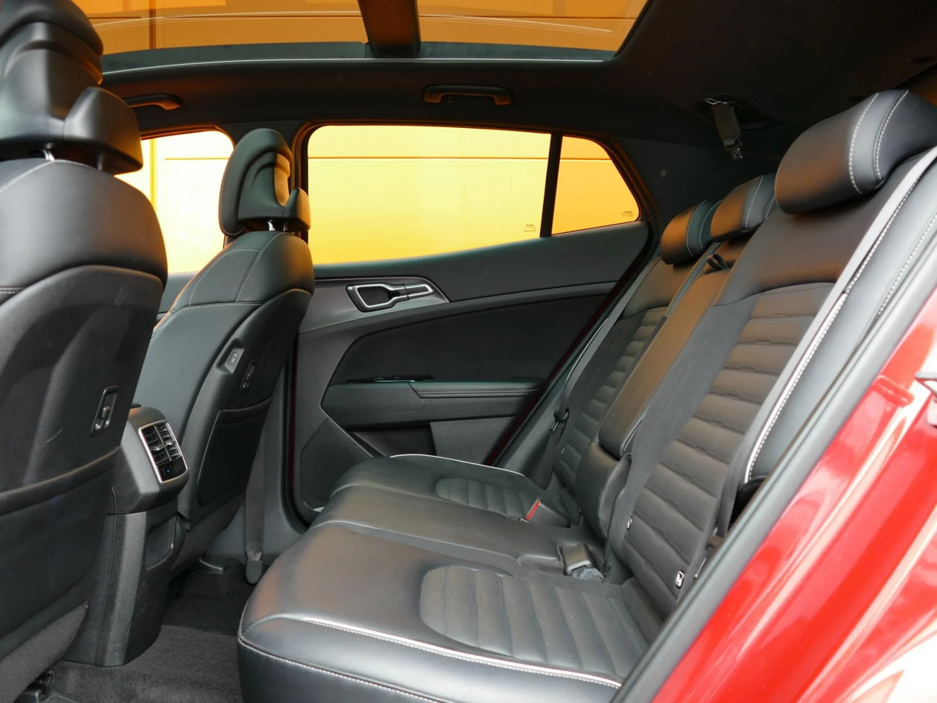 KIA SPORTAGE - Miniature 16 sur 37 - Cliquer pour voir cette photo