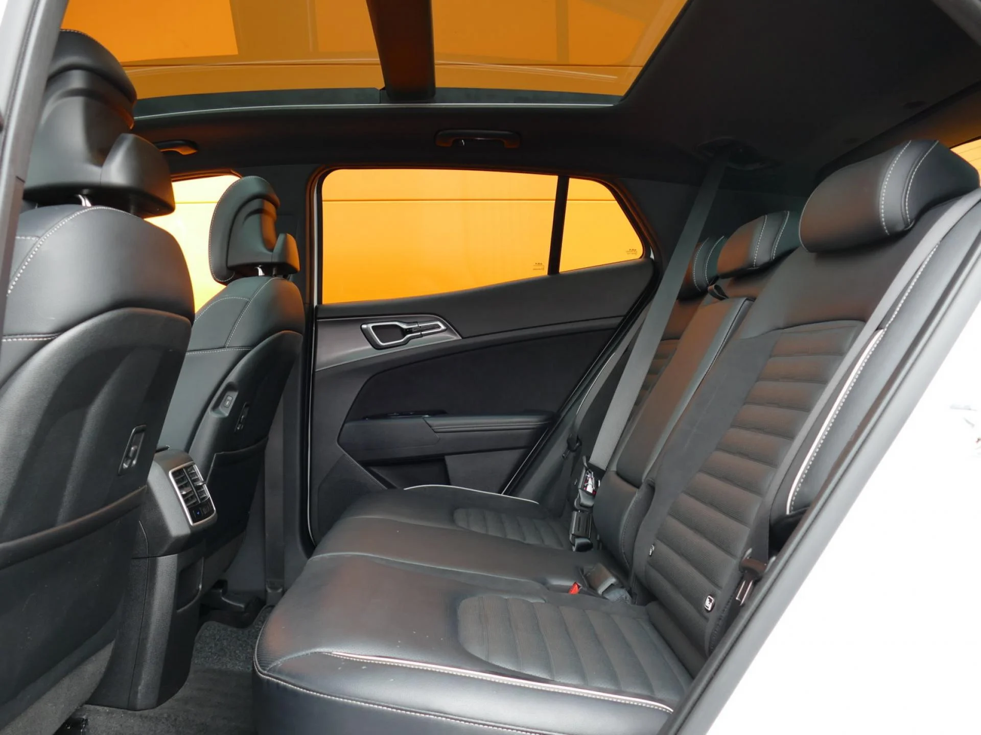 KIA SPORTAGE - Miniature 16 sur 37 - Cliquer pour voir cette photo