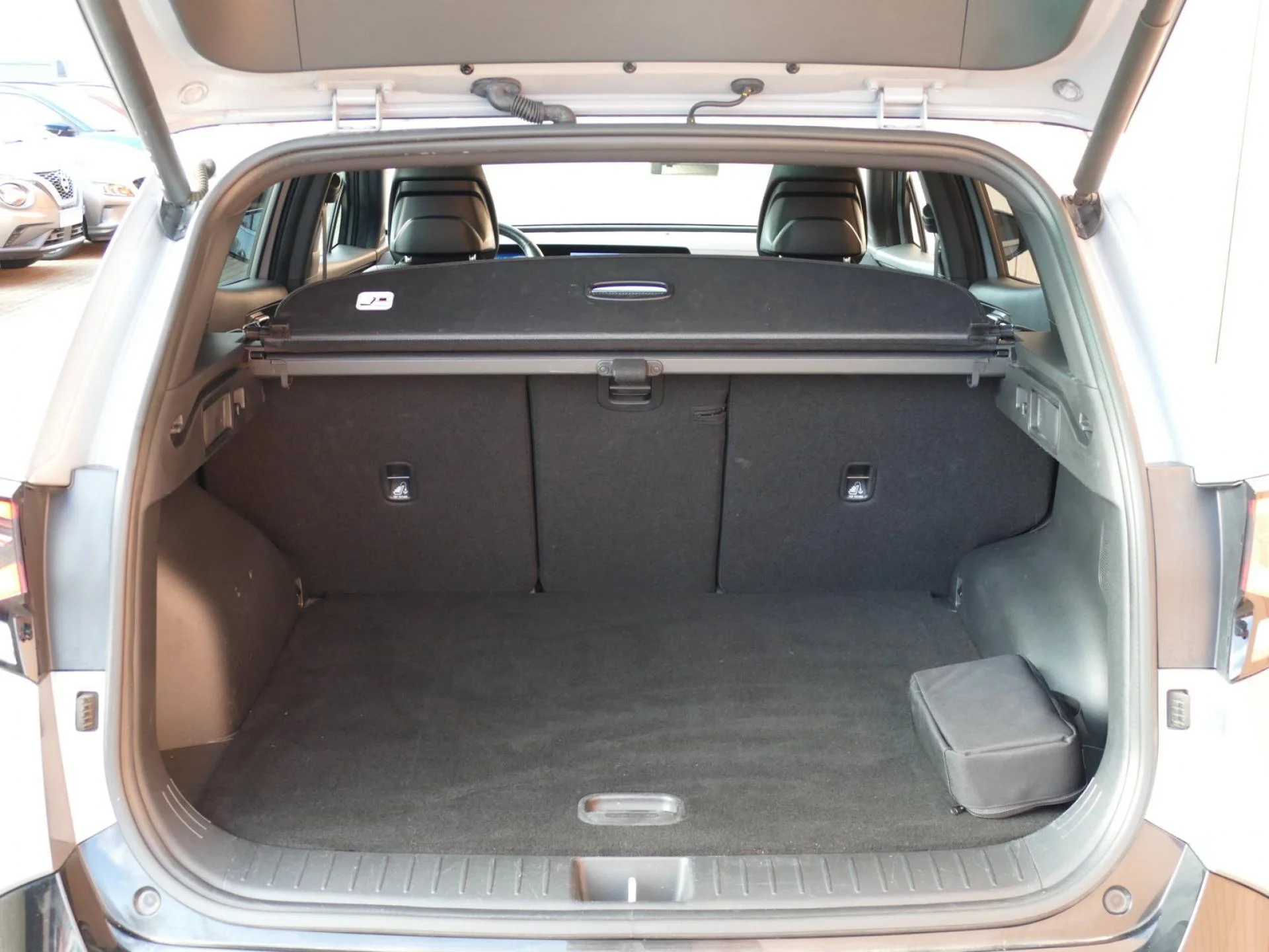 KIA SPORTAGE - Miniature 8 sur 19 - Cliquer pour voir cette photo