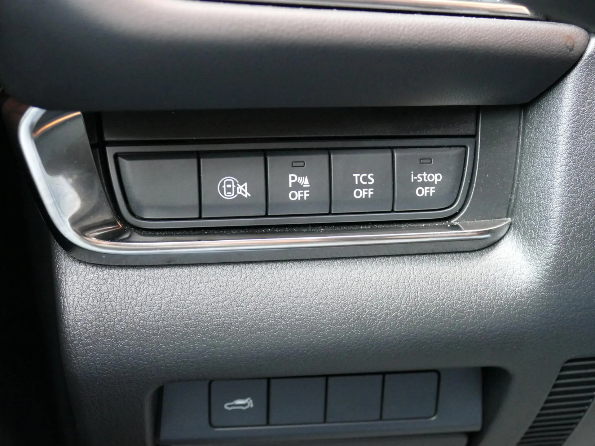 MAZDA CX-30 - Miniature 20 sur 34 - Cliquer pour voir cette photo