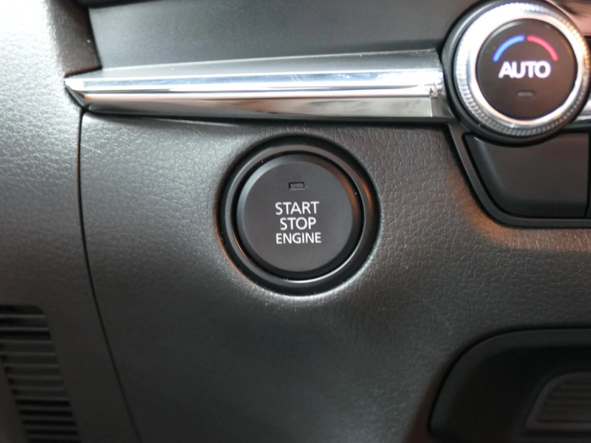 MAZDA CX-30 - Miniature 24 sur 34 - Cliquer pour voir cette photo