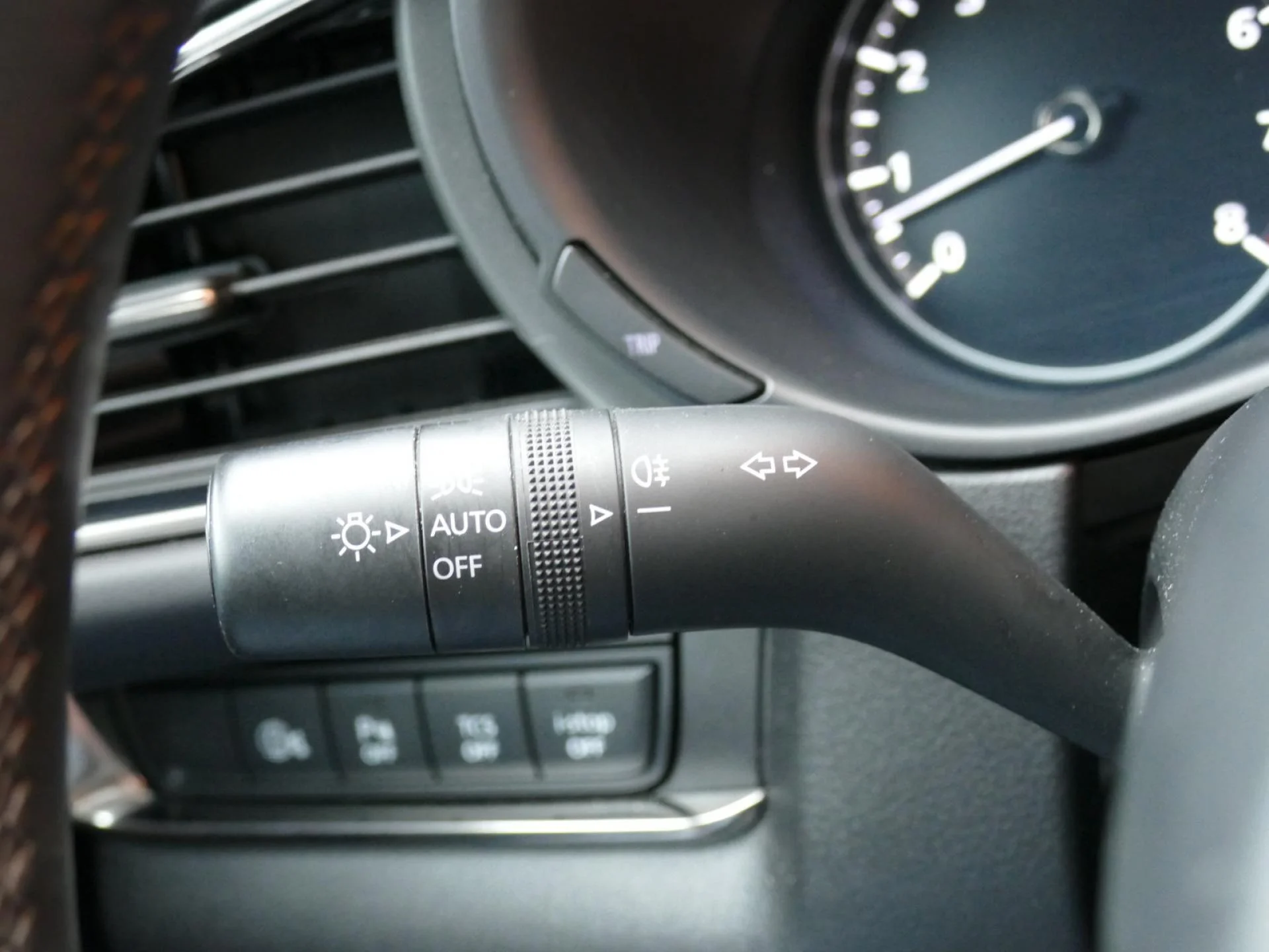 MAZDA CX-30 - Miniature 27 sur 34 - Cliquer pour voir cette photo