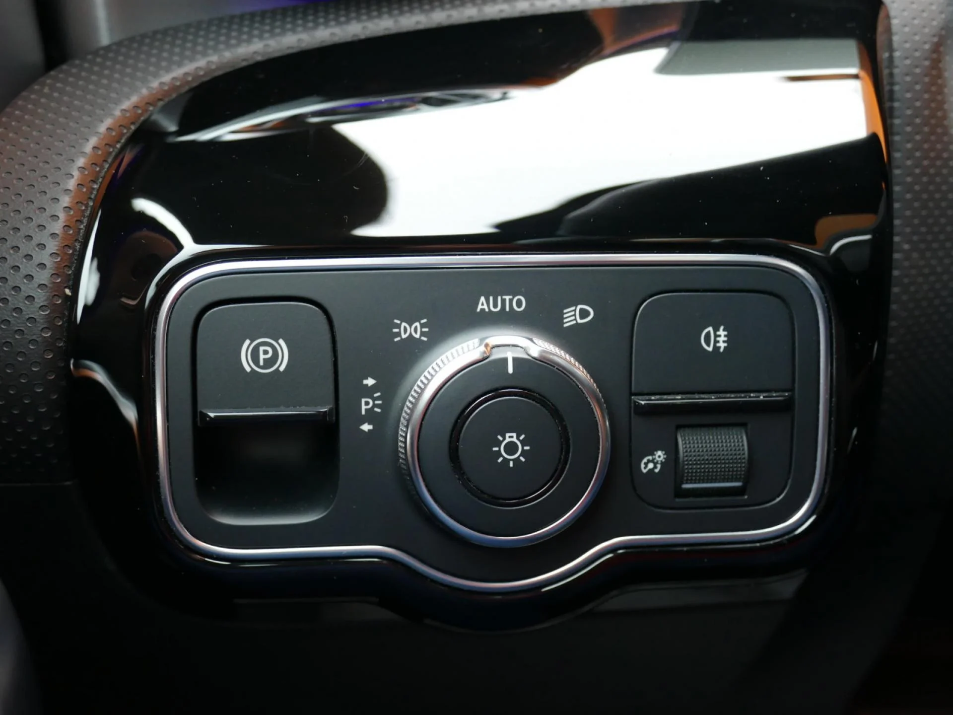 MERCEDES CLA - Miniature 21 sur 32 - Cliquer pour voir cette photo